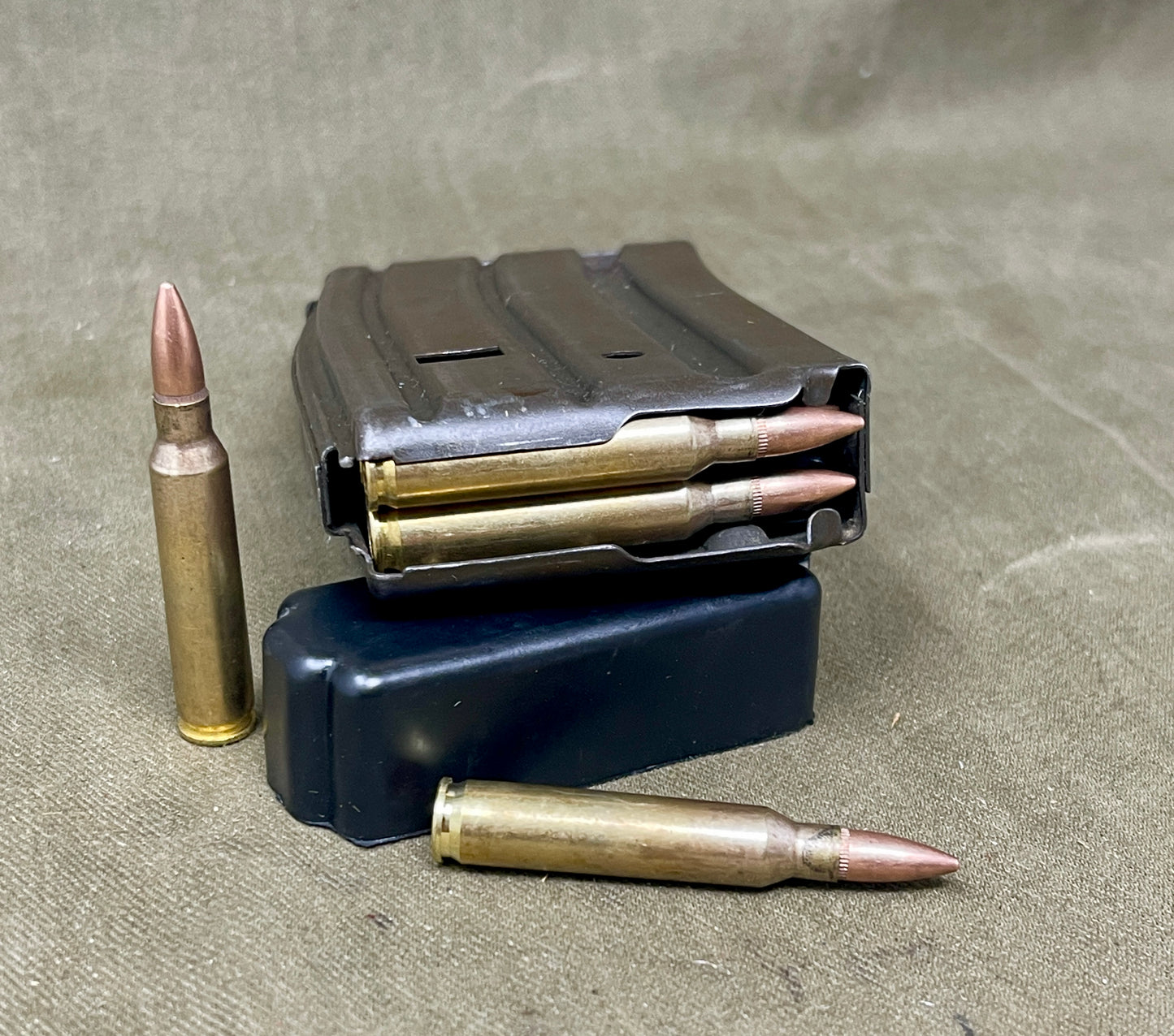 20-Round AR-18 Magazine with 20 INERT 5.56mm Rounds – Display / Collector Item