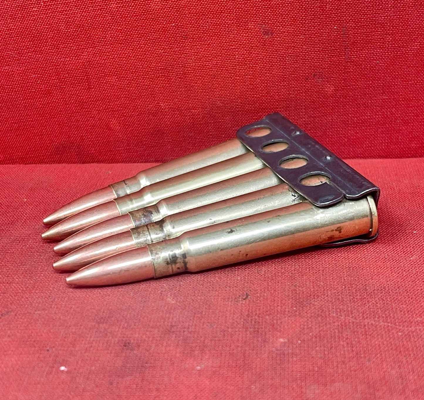 5 x Inert .303 British Rounds – U 1943 (South African Mint, Kimberley) in Original Charger