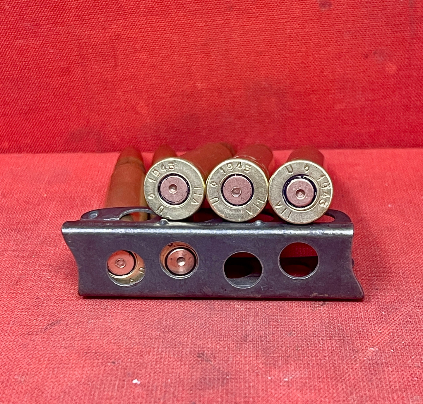 5 x Inert .303 British Rounds – U 1943 (South African Mint, Kimberley) in Original Charger