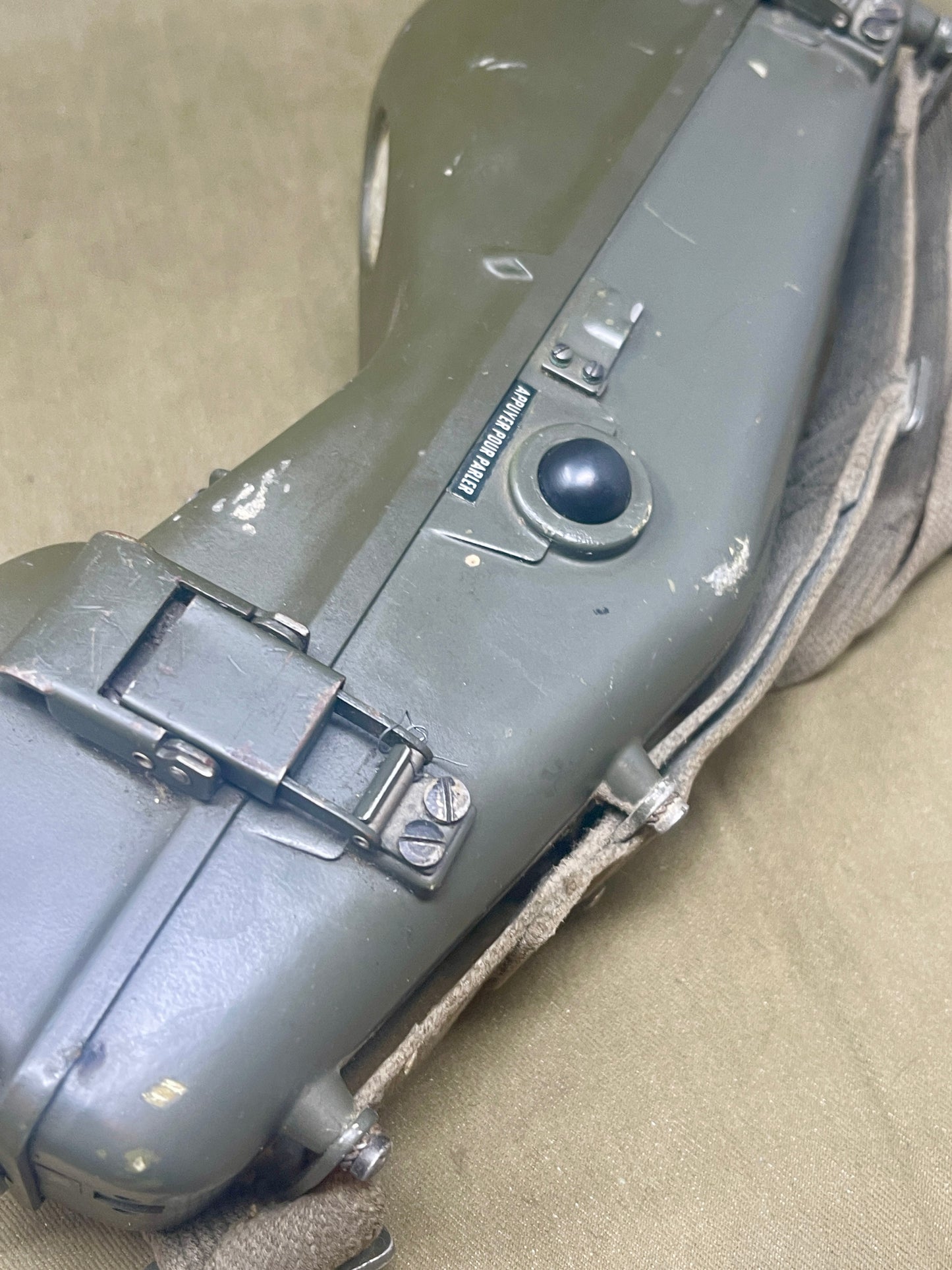 French TR-PP-8 Military Handie-Talkie Radio – AN/PRC-6 Type – Cold War Era