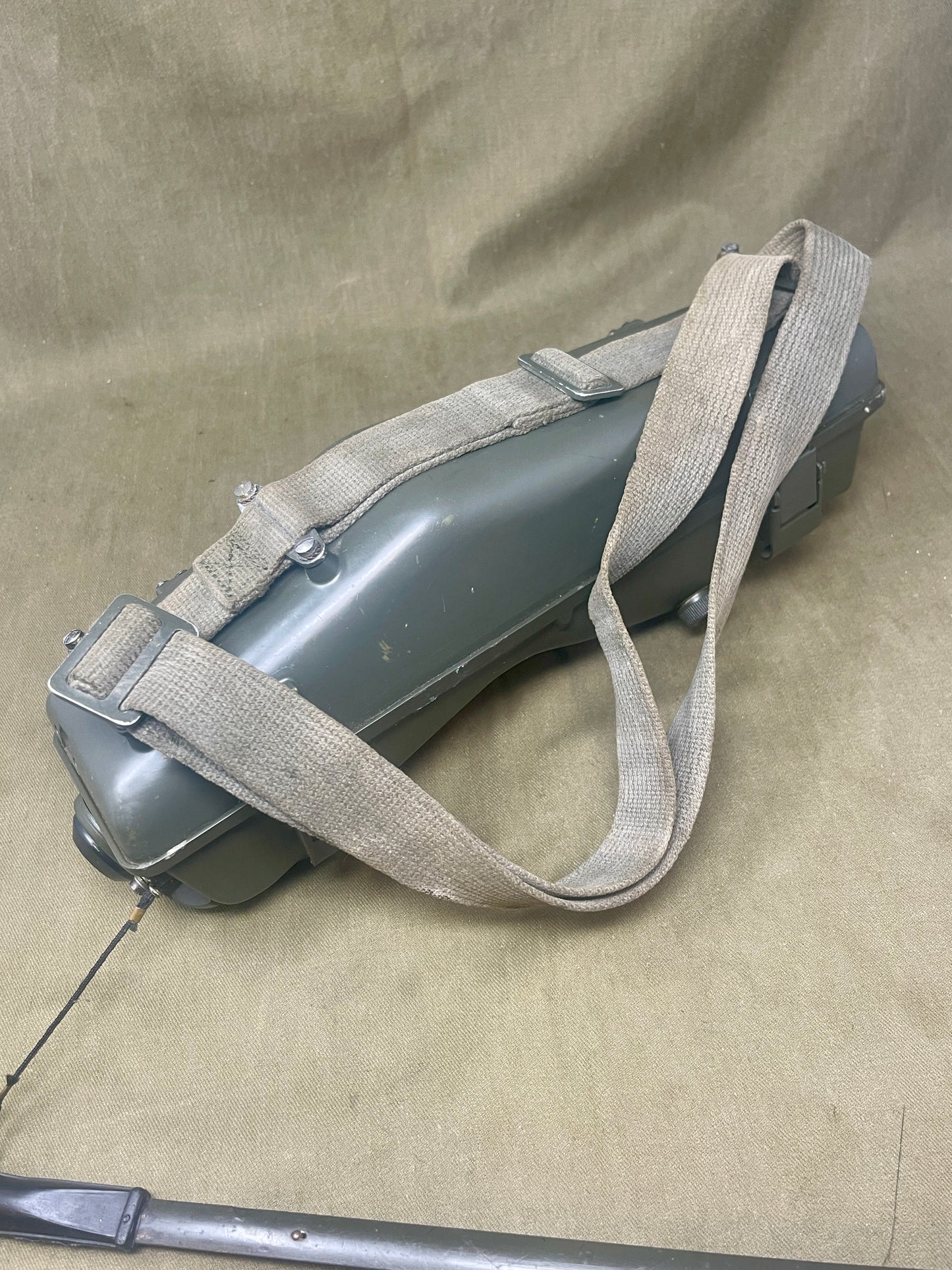 French TR-PP-8 Military Handie-Talkie Radio – AN/PRC-6 Type – Cold War Era