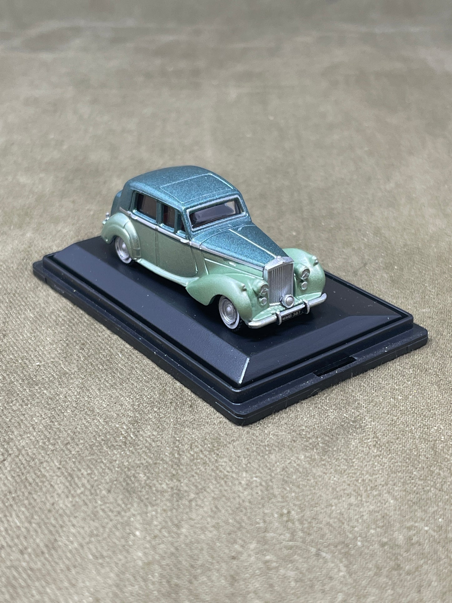 Model Car, Bentley MkVI - Balmoral Green Met/Ice Green, 1/76 New 76bn6002 oxford