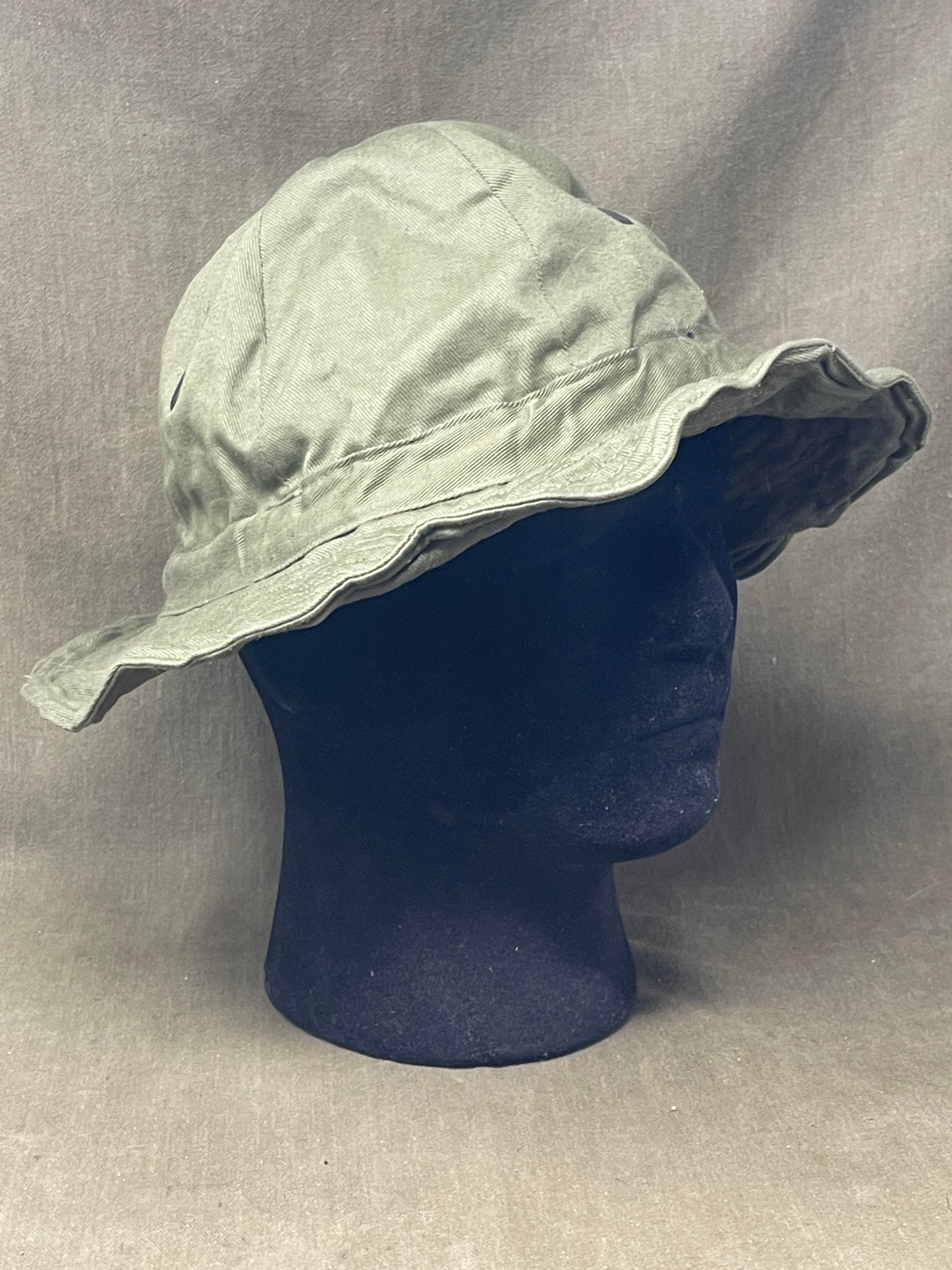 Green 1963 Dated British Jungle Hat | Excellent Condition | Large Adjustable
