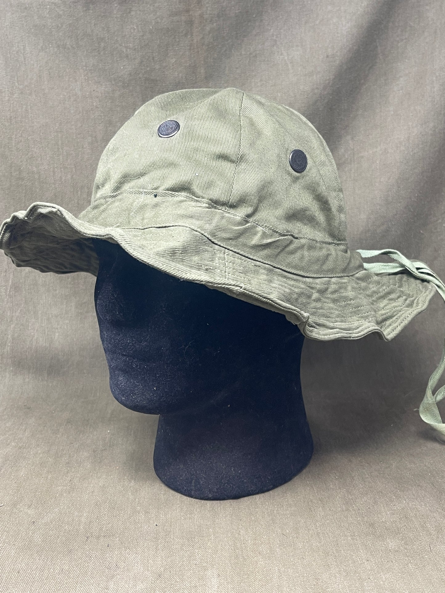 Green 1963 Dated British Jungle Hat | Excellent Condition | Large Adjustable