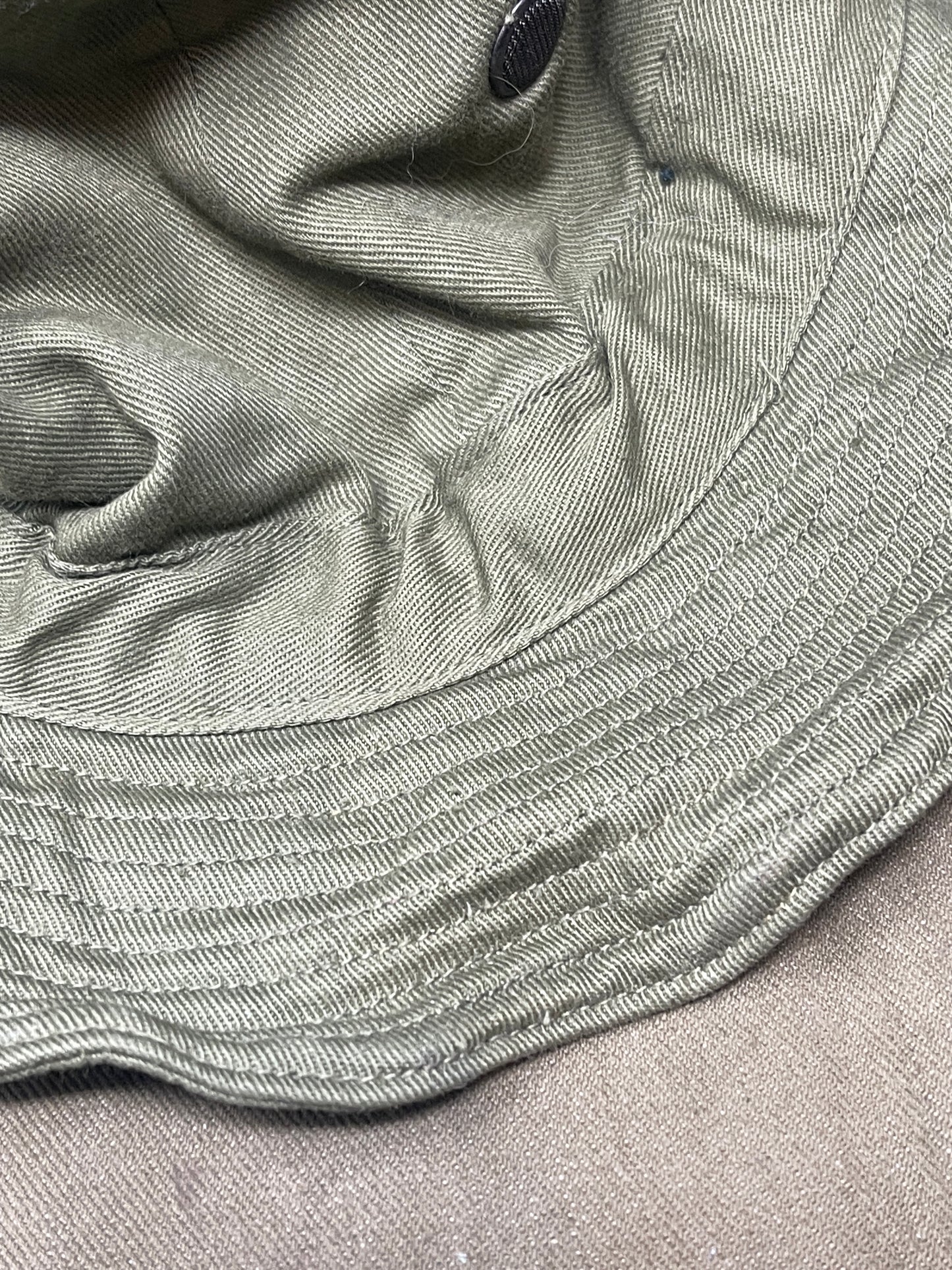 Green 1963 Dated British Jungle Hat | Excellent Condition | Large Adjustable