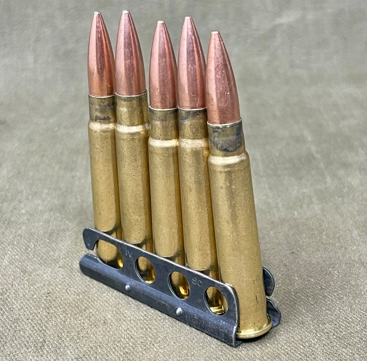 5 X Inert/ Display – .303 Lee Enfield Rounds In Charger Loading Clip ( INERT Primers )