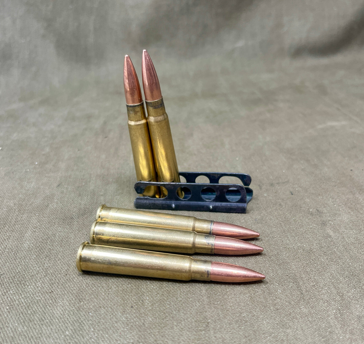 5 X Inert/ Display – .303 Lee Enfield Rounds In Charger Loading Clip ( INERT Primers )