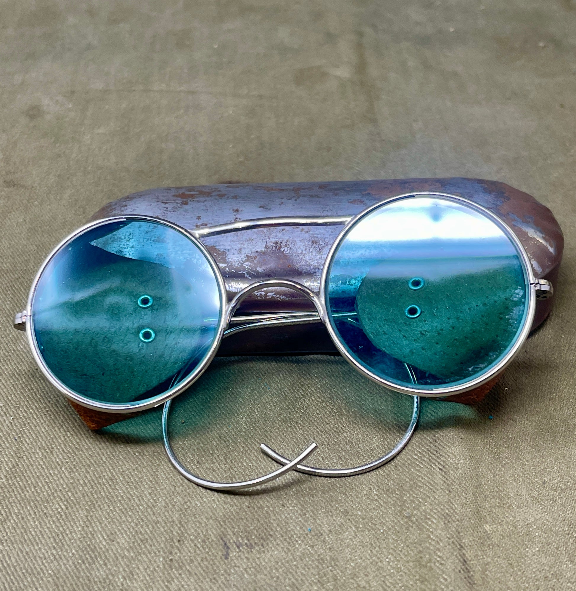 Original Early WW2 RAF Type E2 Anti Glare Spectacles & Air Ministry Storage Case