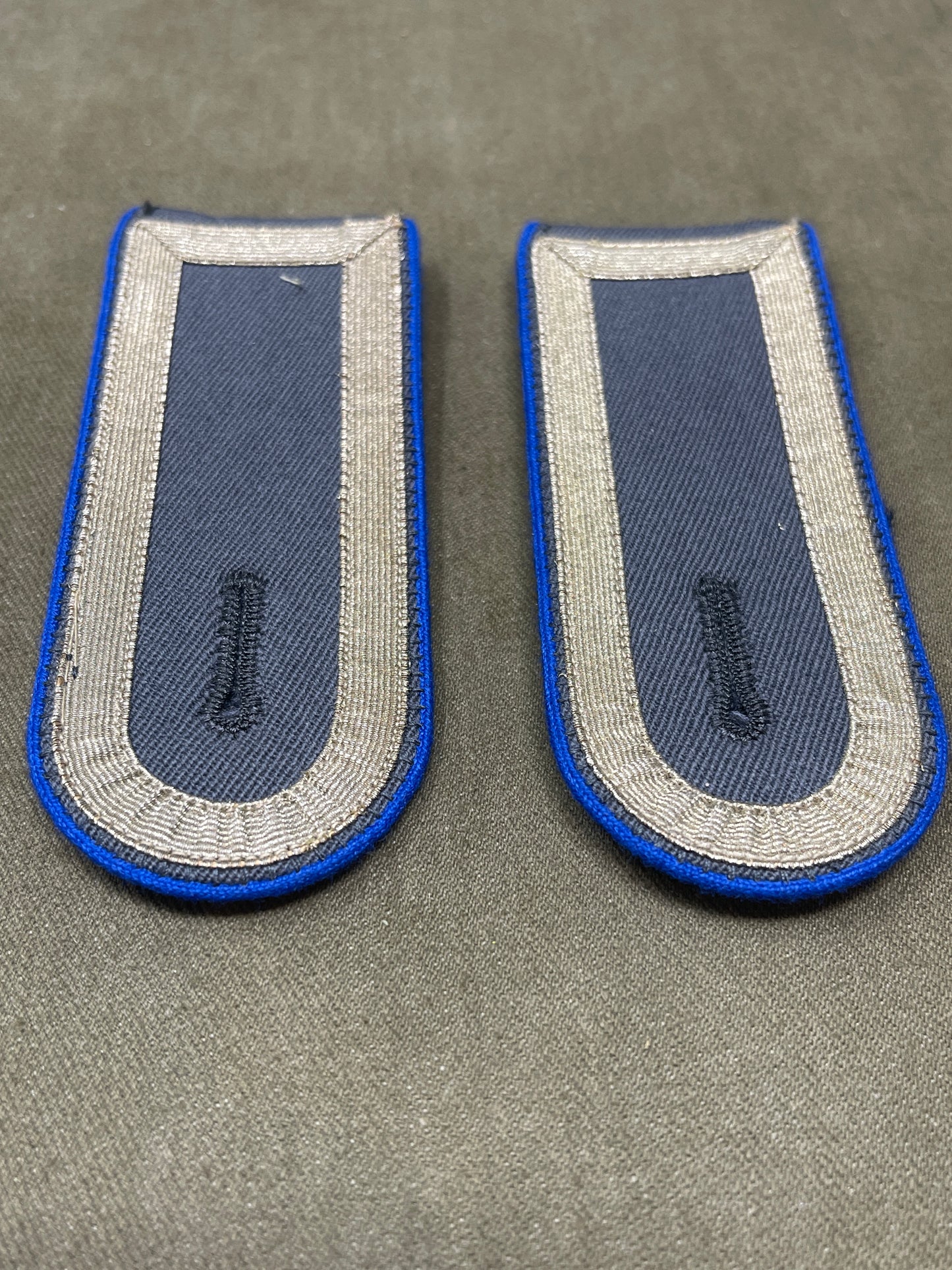 German post WW2 Bundeswehr shoulder boards Medic Corps Sergeant Feldwebel