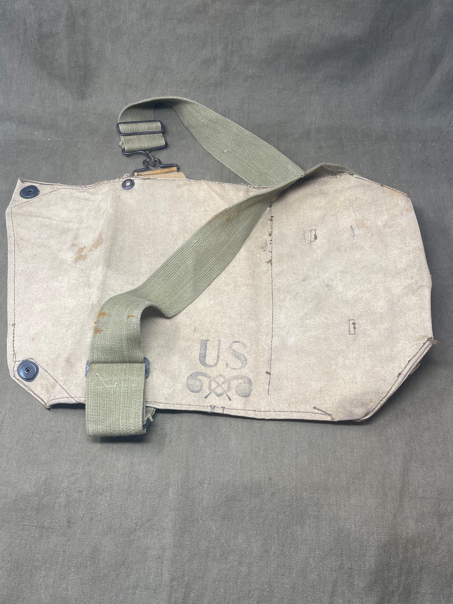 US WWII Gas Mask Haversack