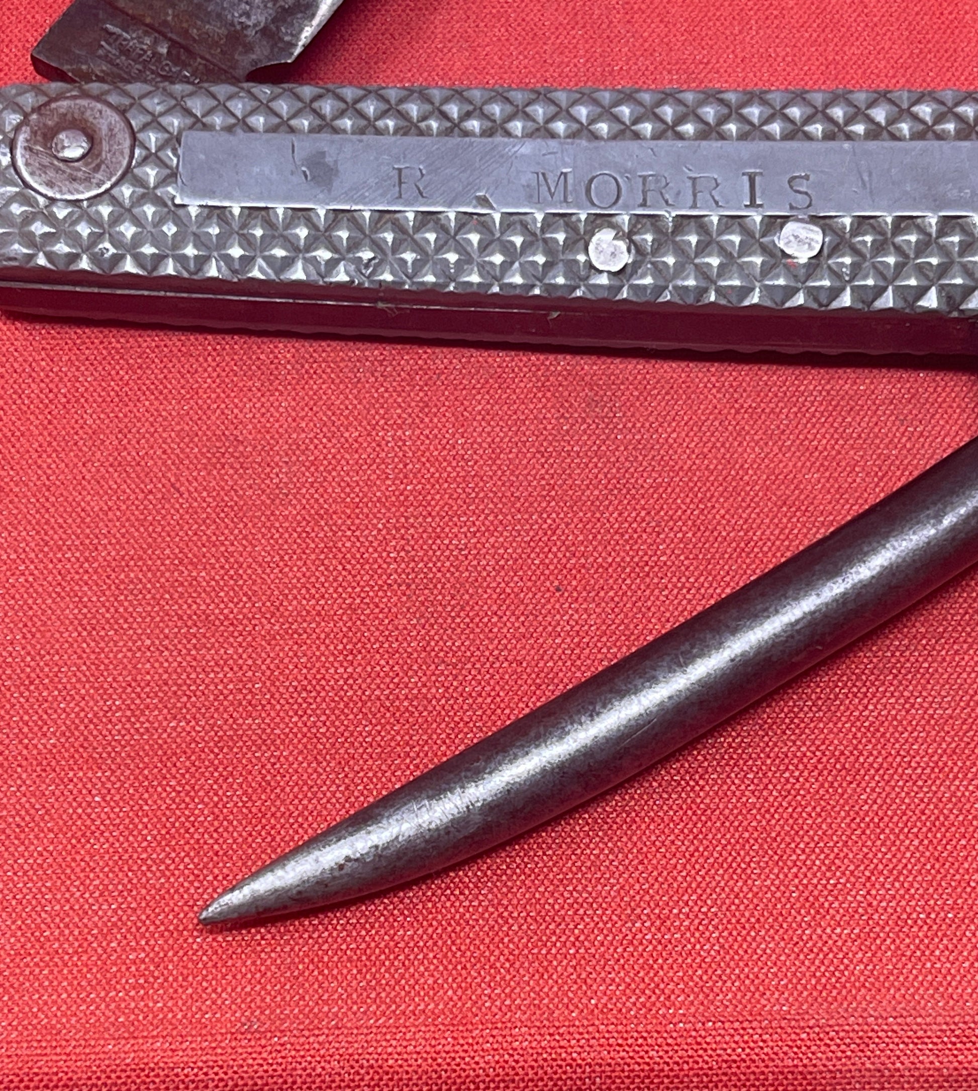 Royal Navy clasp knife, Admiralty Pattern 301