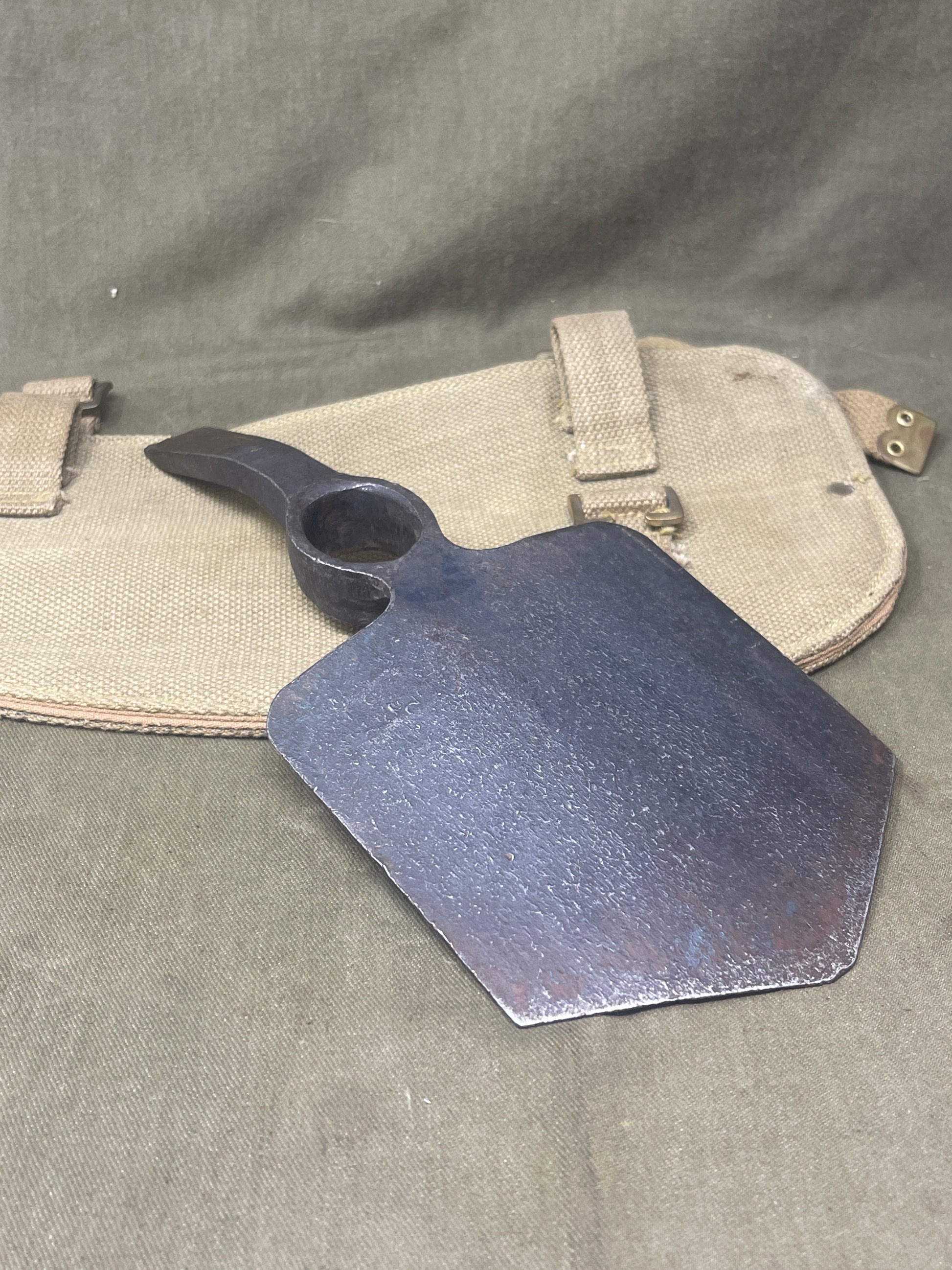 Original Complete 1937 Pattern Entrenching Tool  & Carrier 1944 Dated