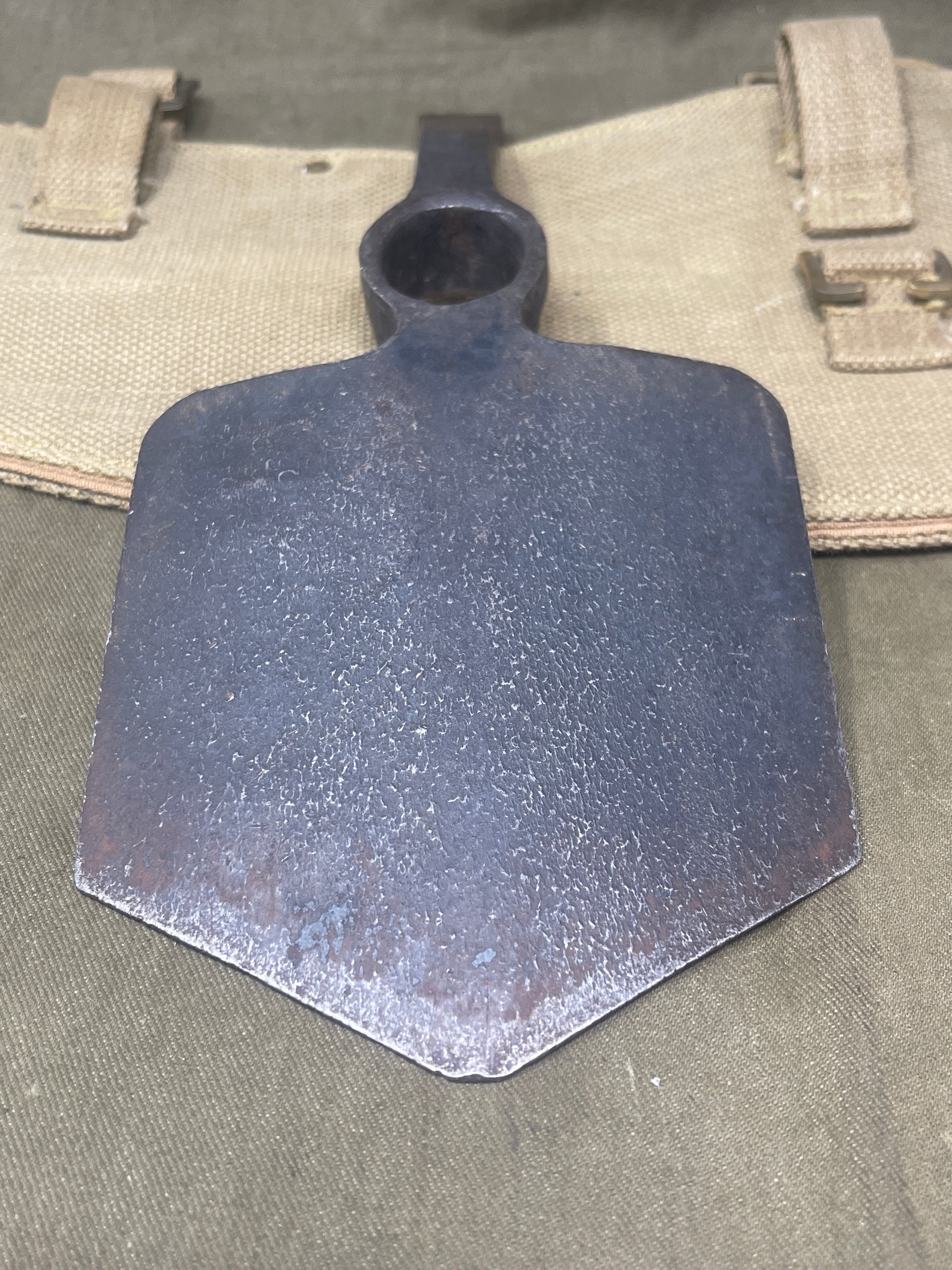 Original Complete 1937 Pattern Entrenching Tool  & Carrier 1944 Dated