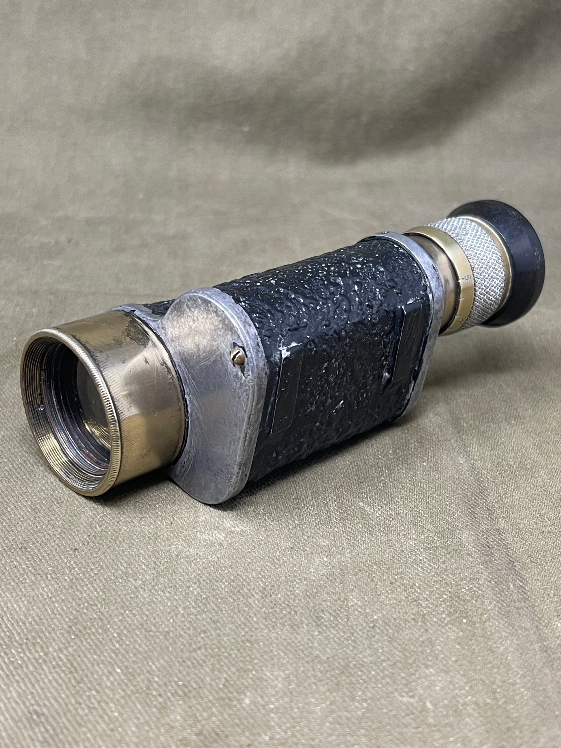 WW2 British Royal Air force  R.A.F  Graticued Prismatic x 6 Monocular