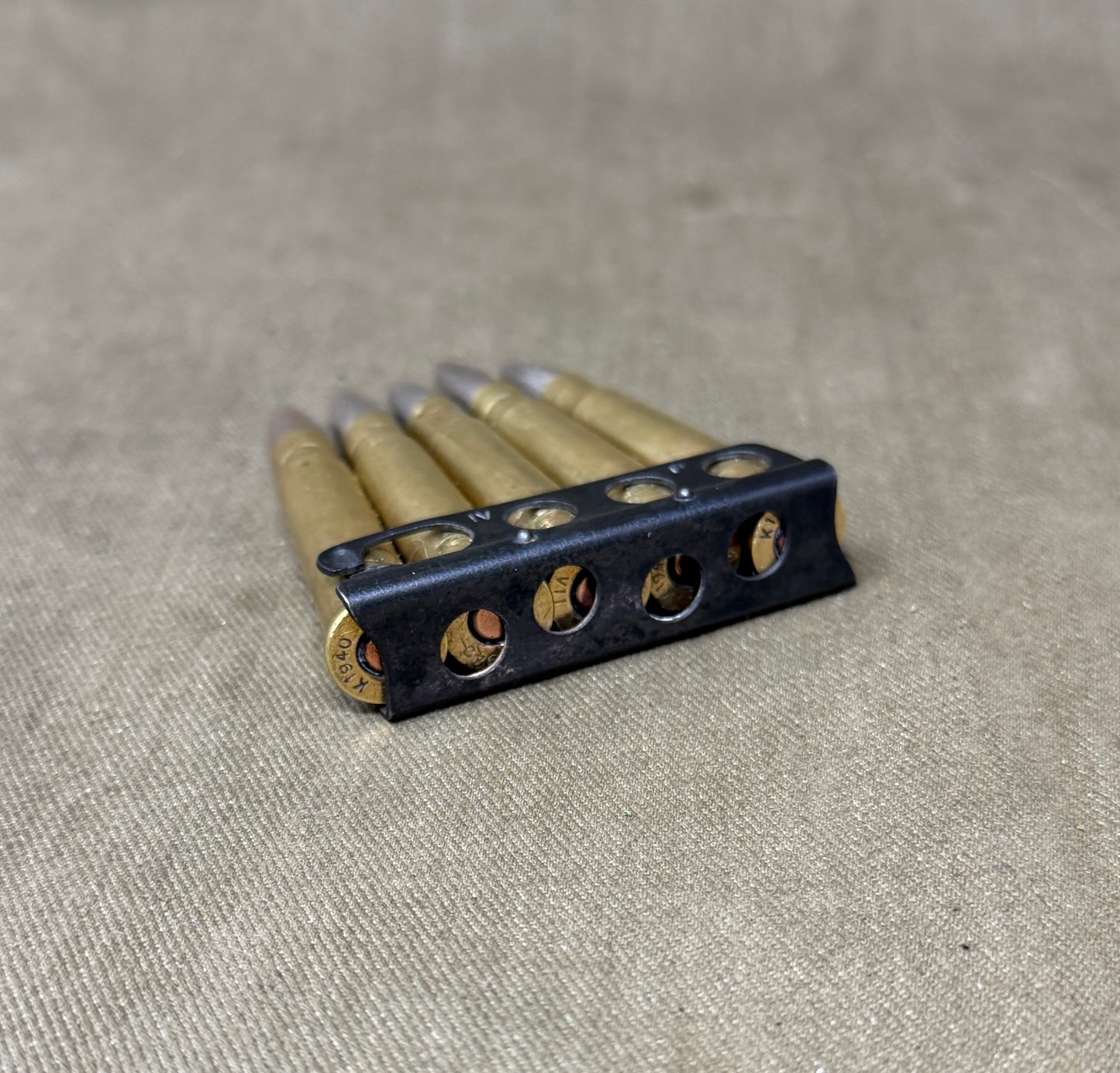 5 x Inert .303 Rounds 1940 Kynoch on Original WW2 Charger | Deactivated Ammunition