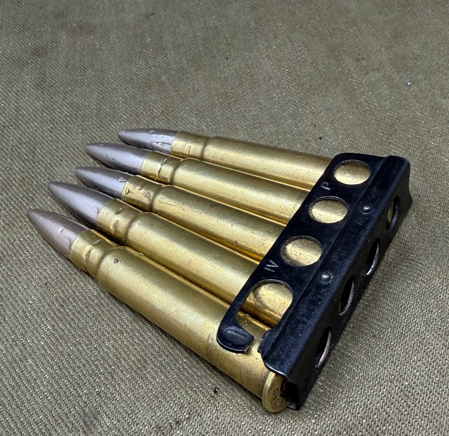 5 x Inert .303 Rounds 1940 Kynoch on Original WW2 Charger | Deactivated Ammunition