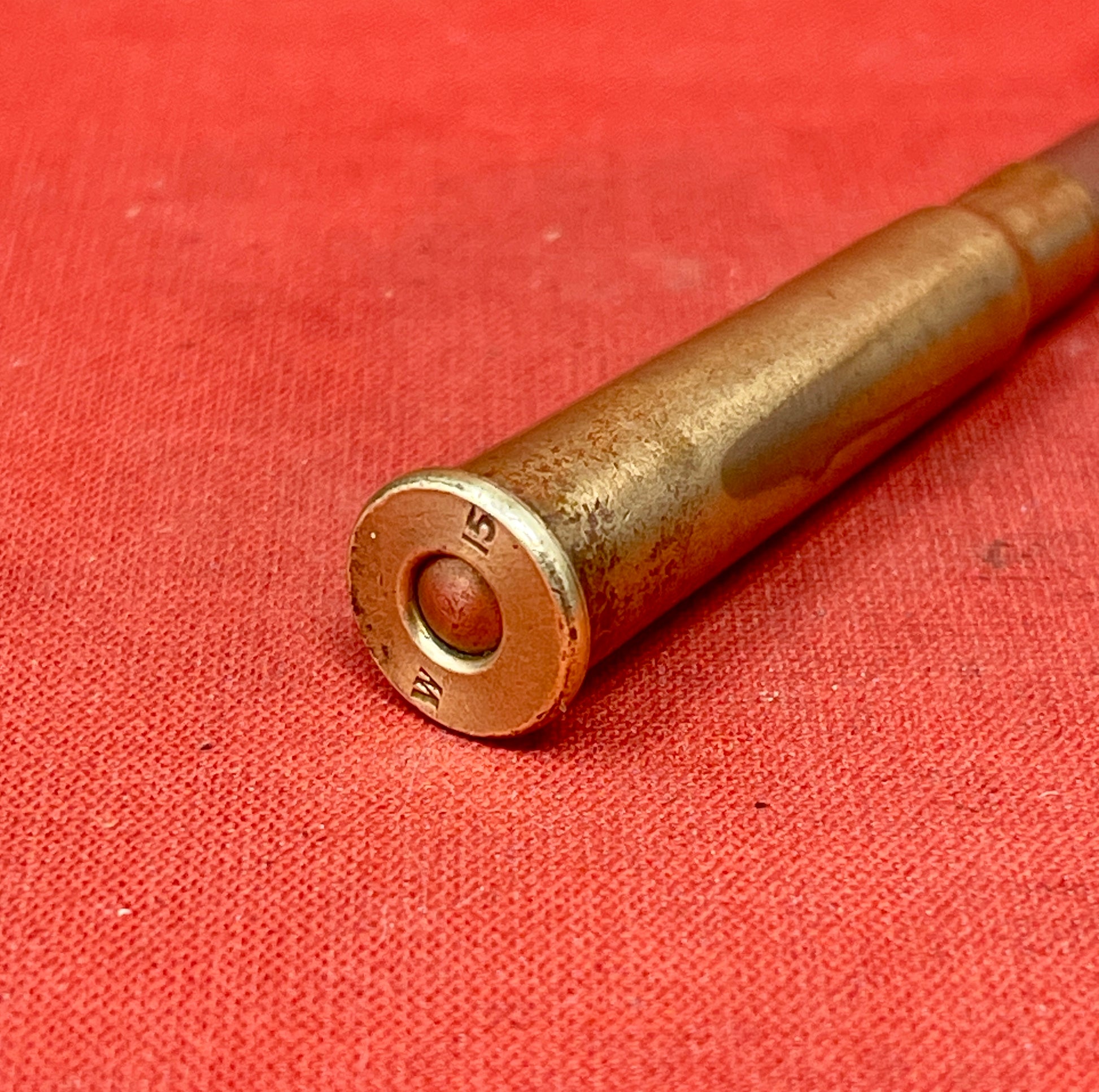 1 x Inert/ Display – . WW1 303 Lee Enfield  Armour Piercing Round Dated 1915