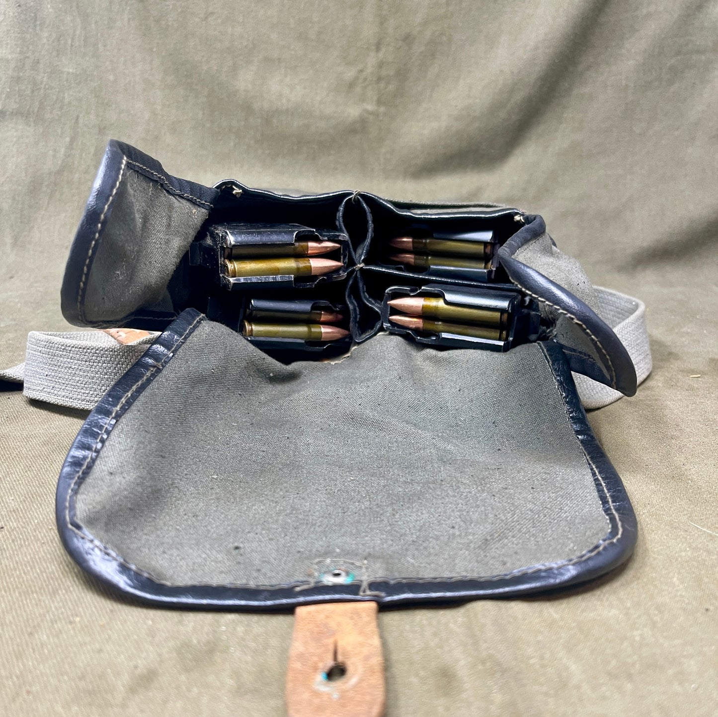 AK47 Quad magazine pouch with 4 x Magazines & 3 x INERT 7.62x39 Rounds