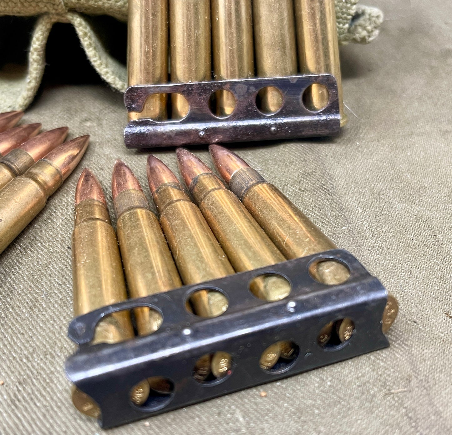 Original British Cartridge Carrier with 4 x Chargers with 20 x INERT 303 Rounds