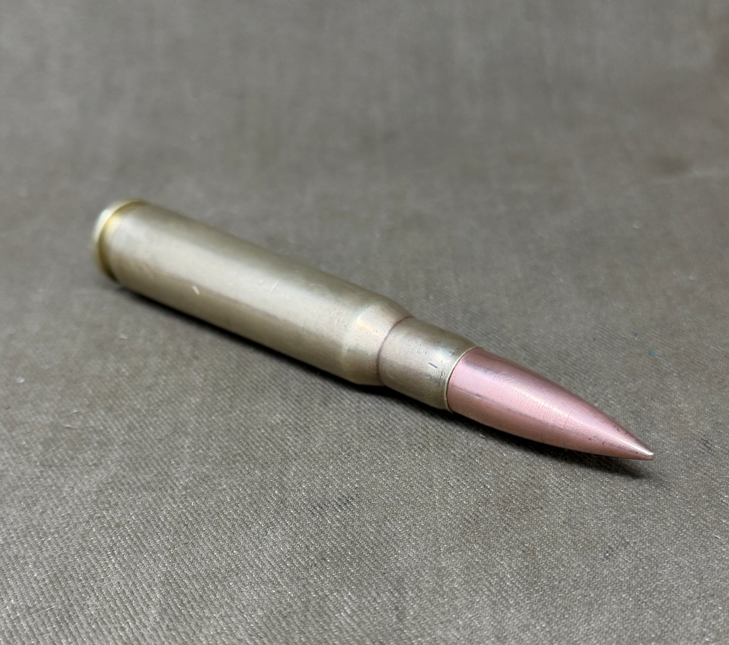 WW2 / Cold War Inert .50 Cal BMG Round with Browning MG Link – Military Display Cartridge