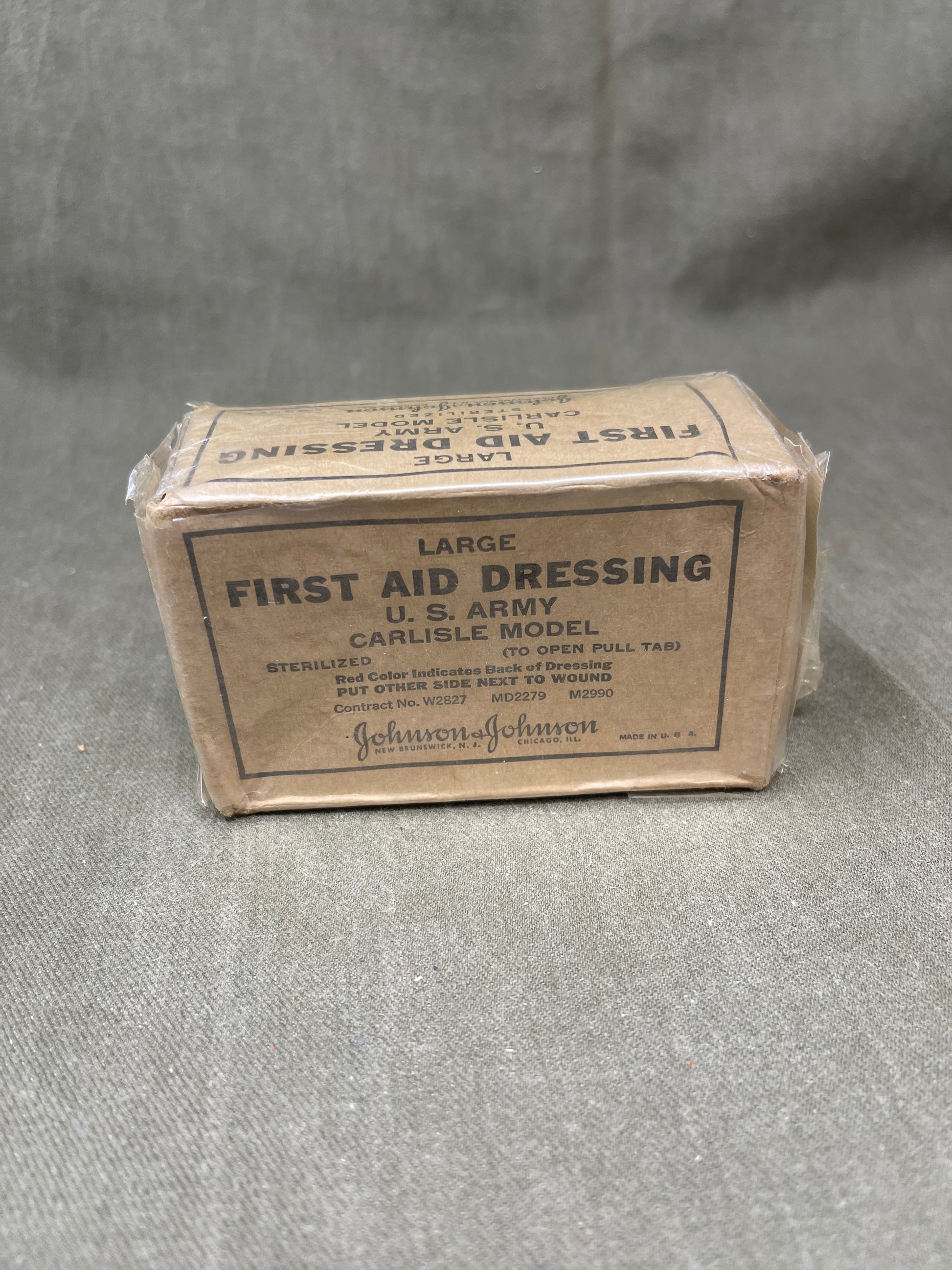 Large First Aid Dressing U.S. Army Carlisle Model Johnson & Johnson Wound Dressing