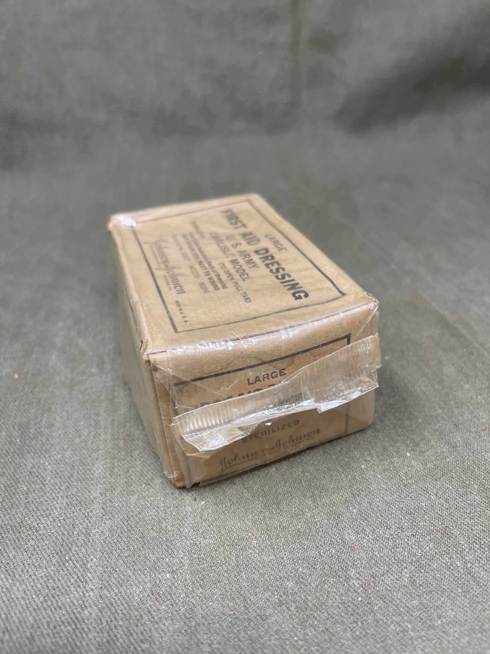 Large First Aid Dressing U.S. Army Carlisle Model Johnson & Johnson Wound Dressing