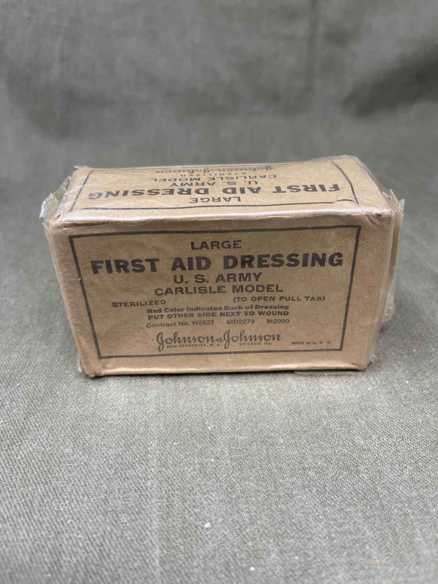 Large First Aid Dressing U.S. Army Carlisle Model Johnson & Johnson Wound Dressing