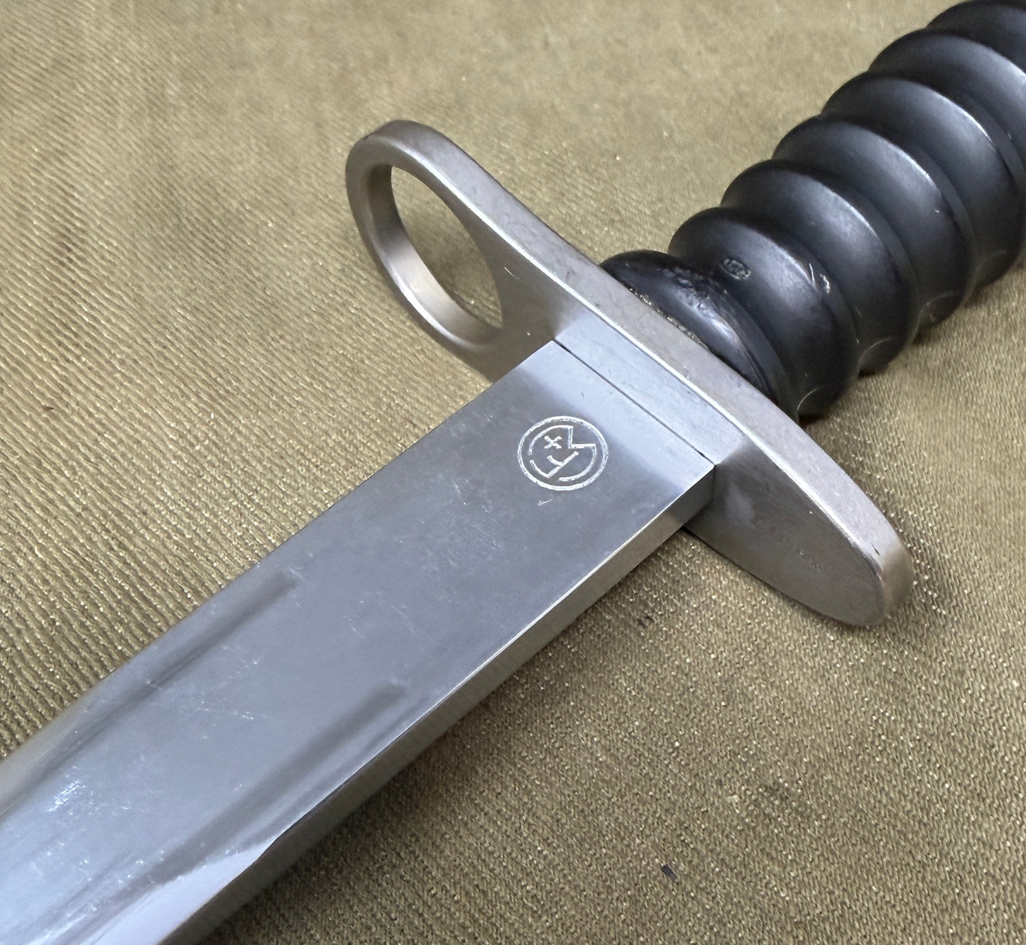Original Swiss Army M1957 SIG Stgw 57 Bayonet & Frog – Cold War Era