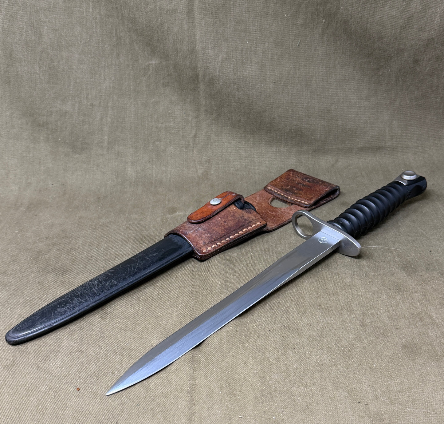 Original Swiss Army M1957 SIG Stgw 57 Bayonet & Frog – Cold War Era