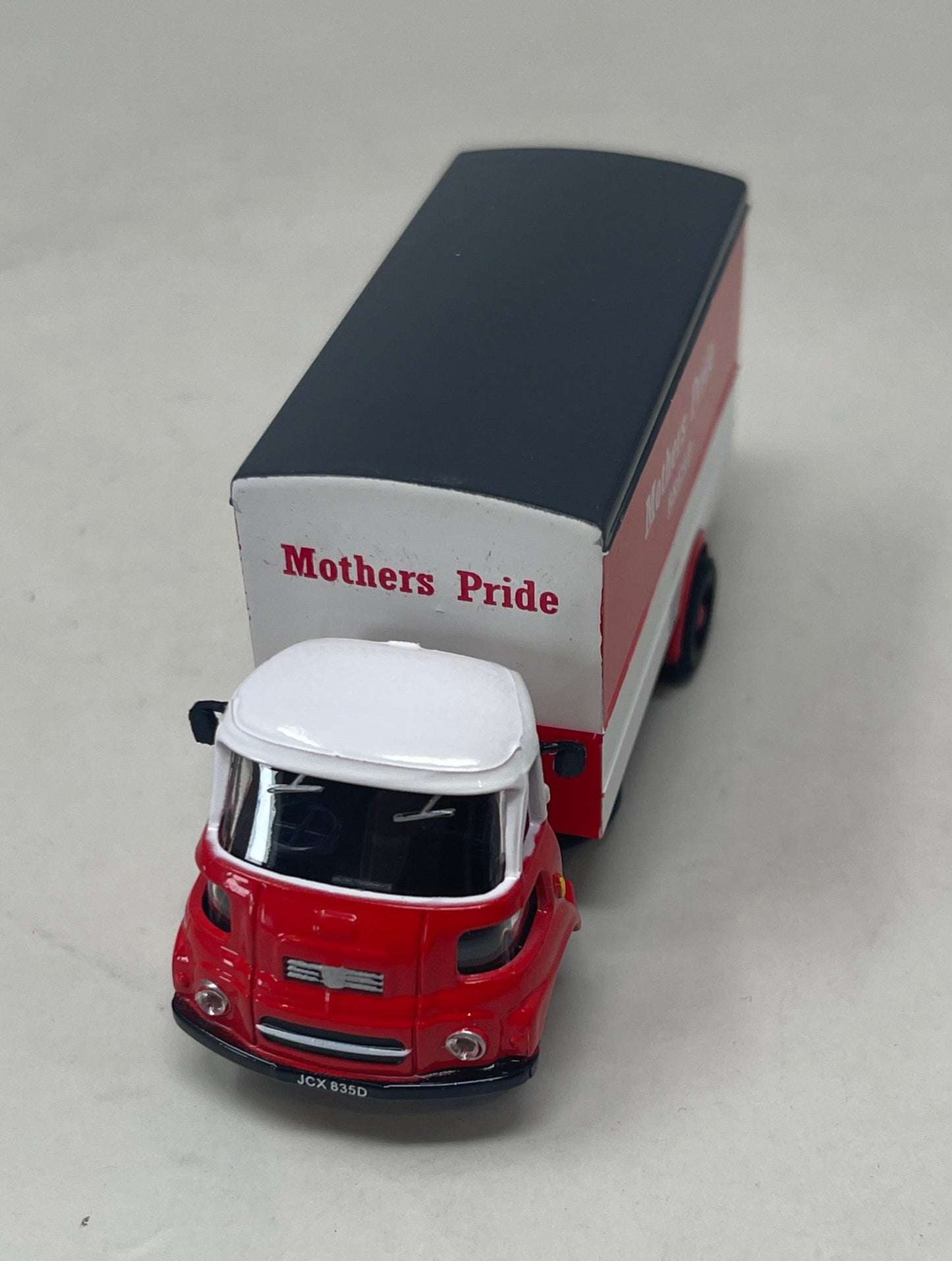 B.T Models 1: 76 Scale Mothers Pride Bread Van