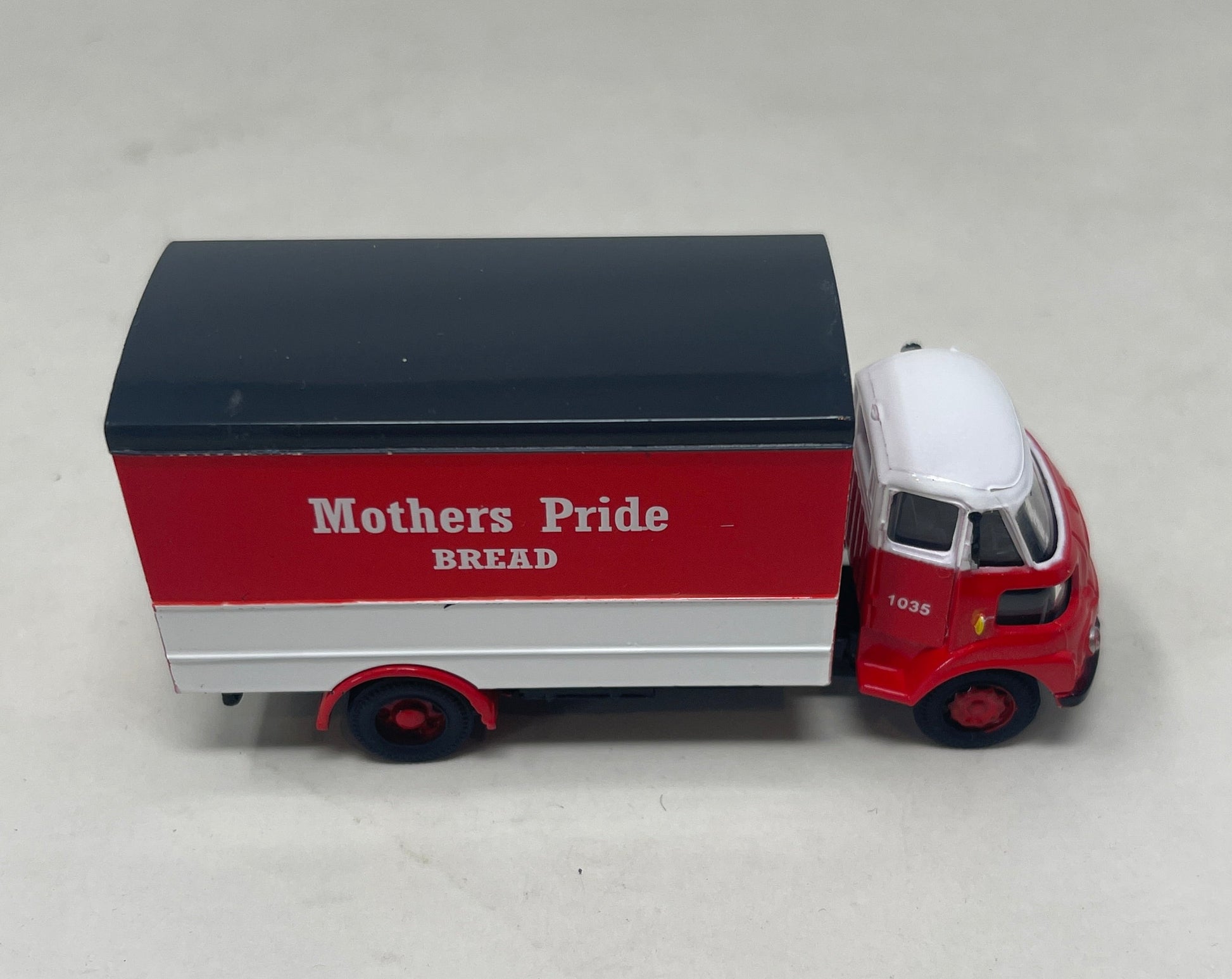 B.T Models 1: 76 Scale Mothers Pride Bread Van