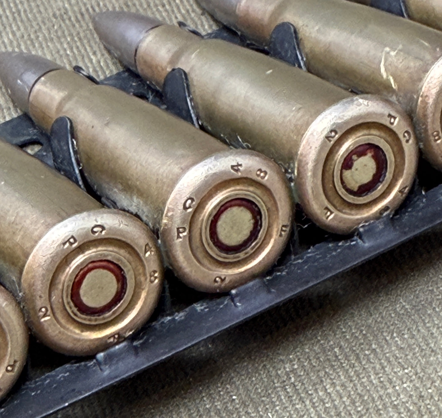 30 × Inert French 8×50mmR Lebel 1948 Rounds on Original 30-Round Hotchkiss Strip – Oil Injected Display Set