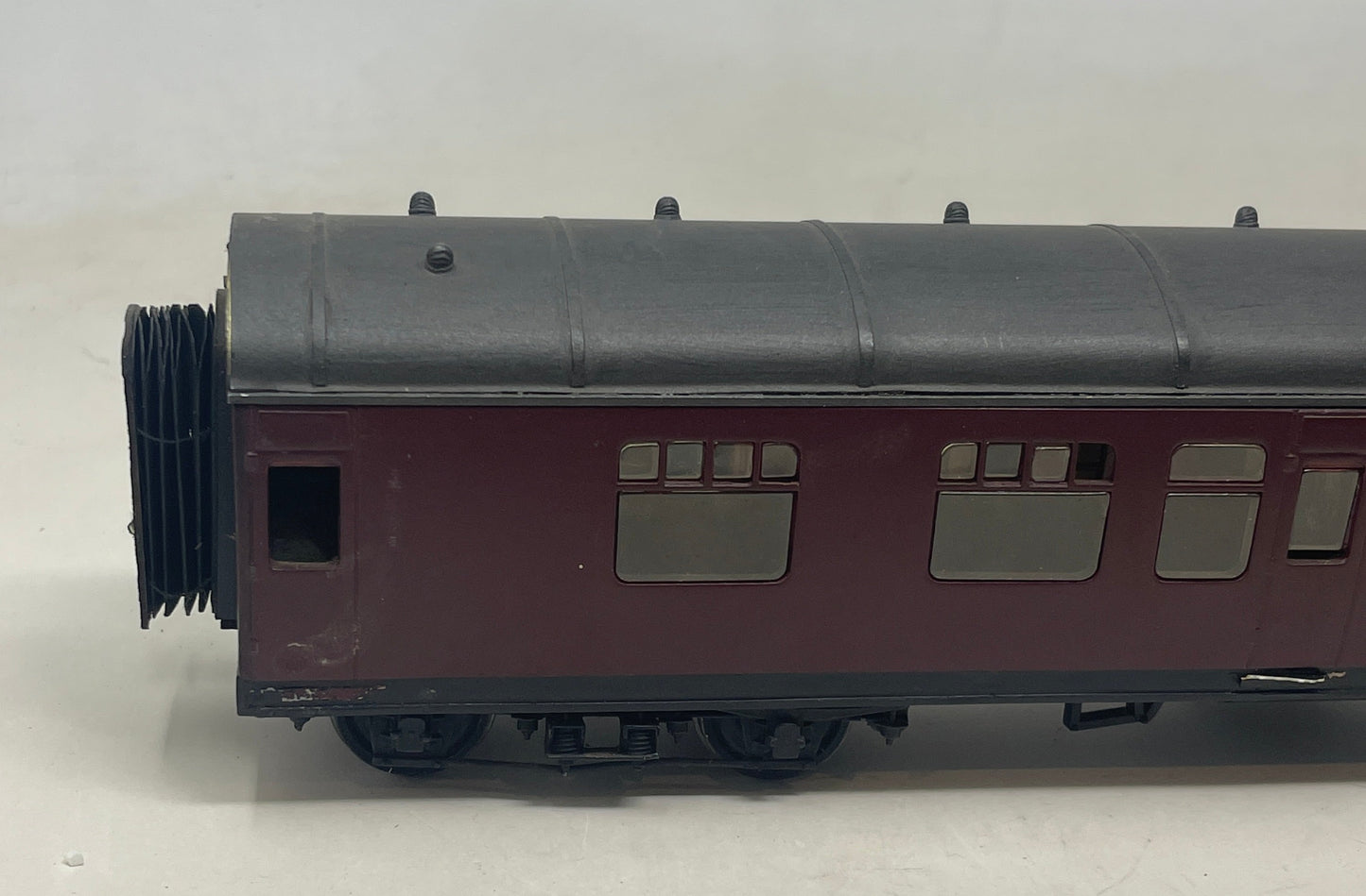 0 Gauge LMS Maroon Stanier Coach