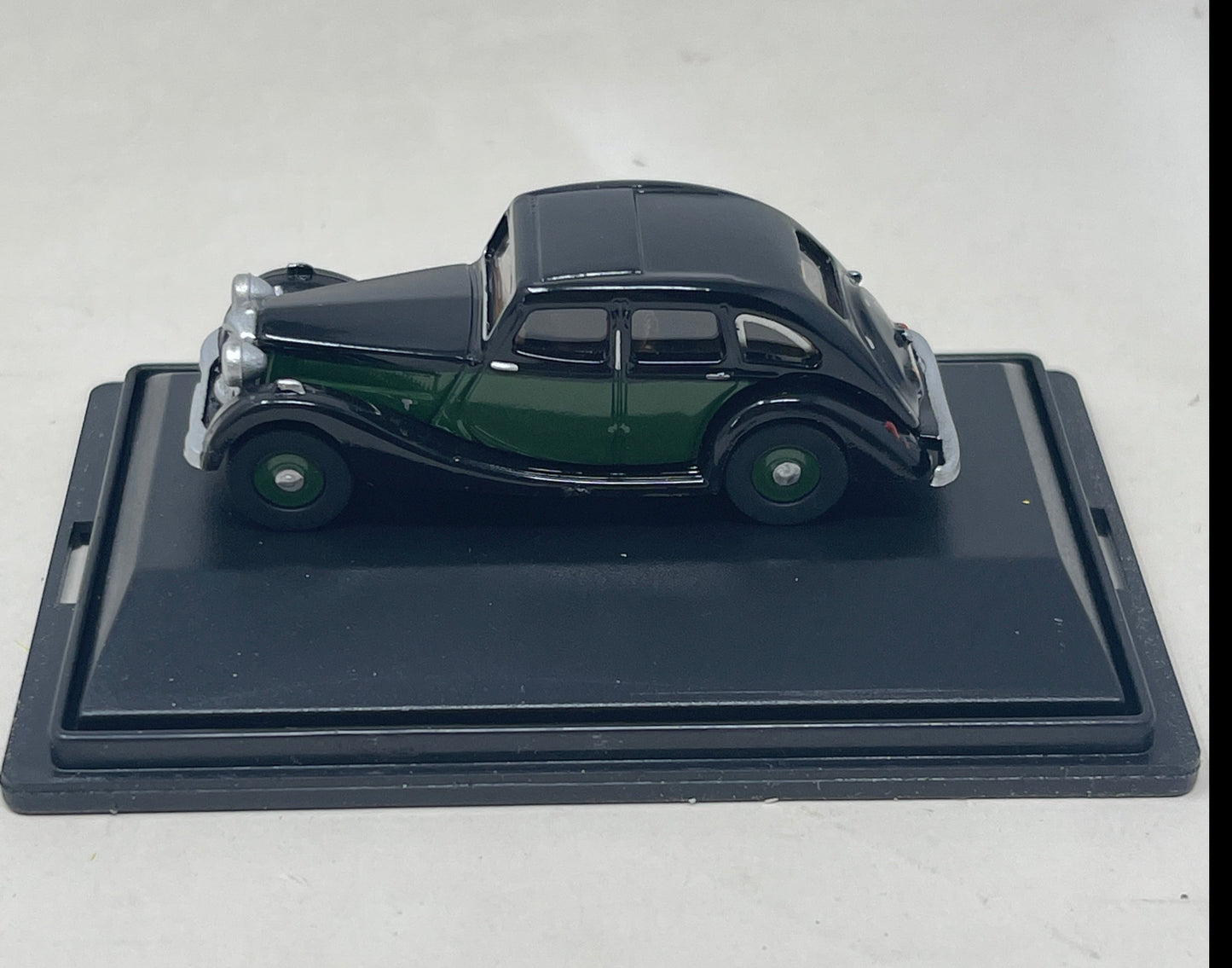 Oxford Automobile  1/76 scale car