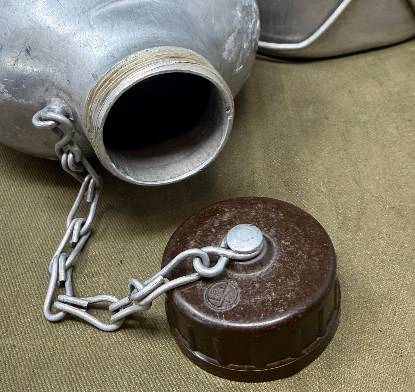 Original French Army Aluminium Canteen & Cup Set by A. Bourgeat – Cold War Military Issue