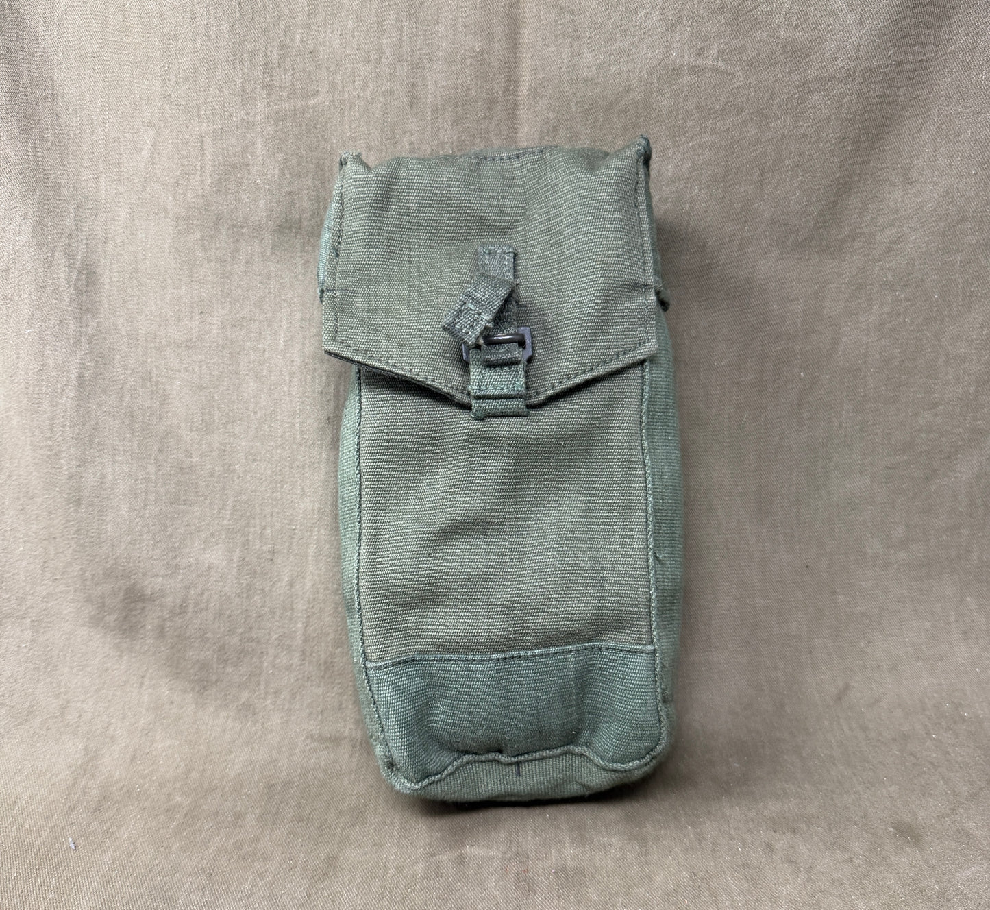 Original British Army 1944 Pattern Webbing Ammunition Pouch (Right Hand) – Dated 1945 – Unissued