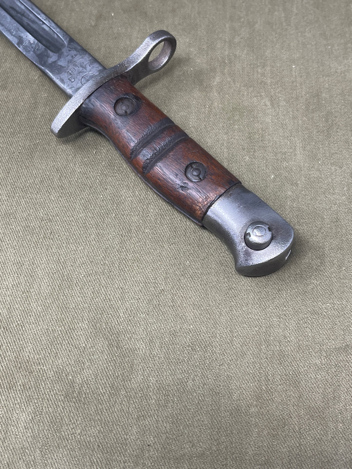 Original U.S. Army P14 M1913 Sword Bayonet – Remington July  1917 – Excellent Condition with Webbing Frog (Copy)