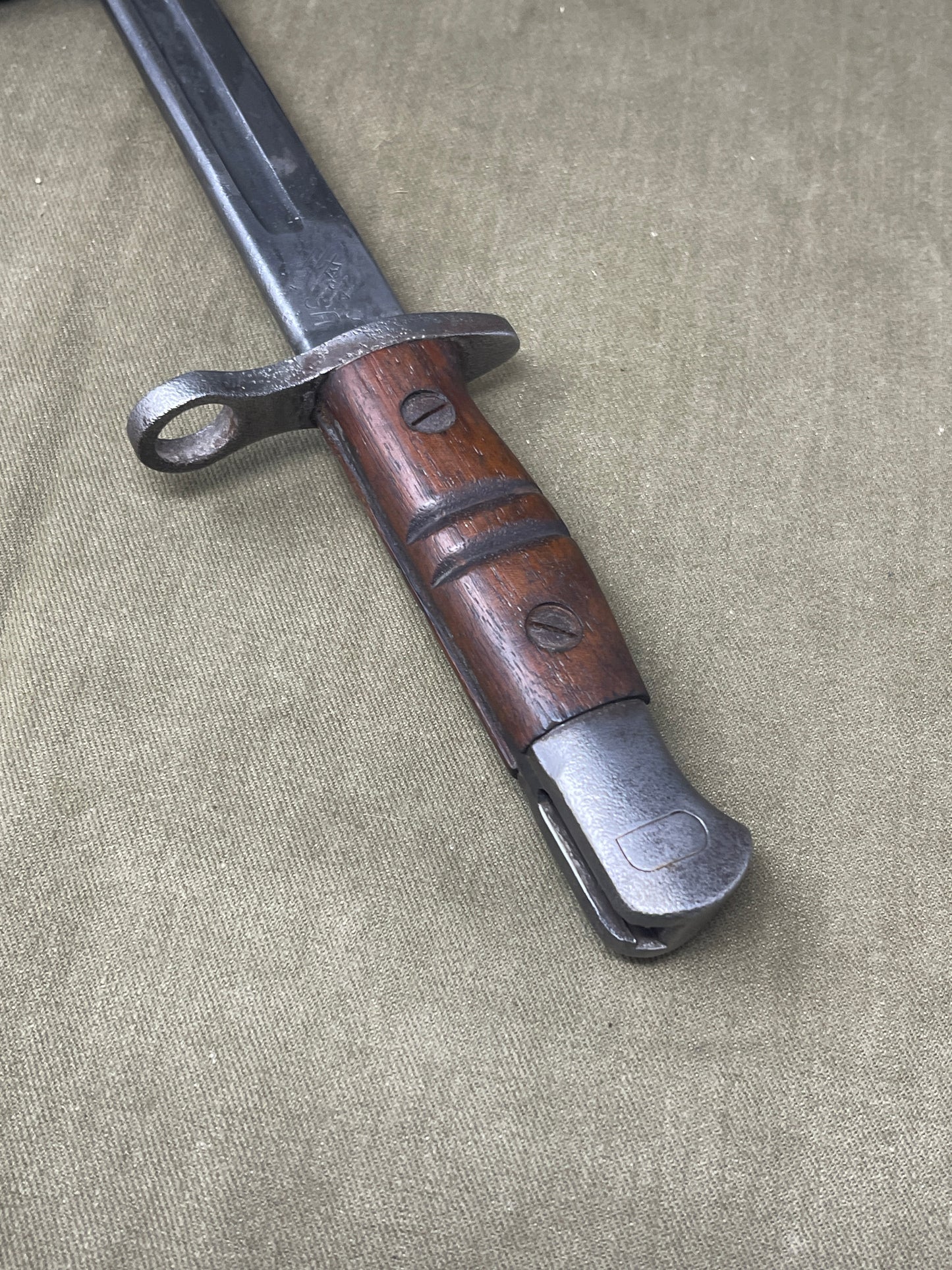Original U.S. Army P14 M1913 Sword Bayonet – Remington July  1917 – Excellent Condition with Webbing Frog (Copy)