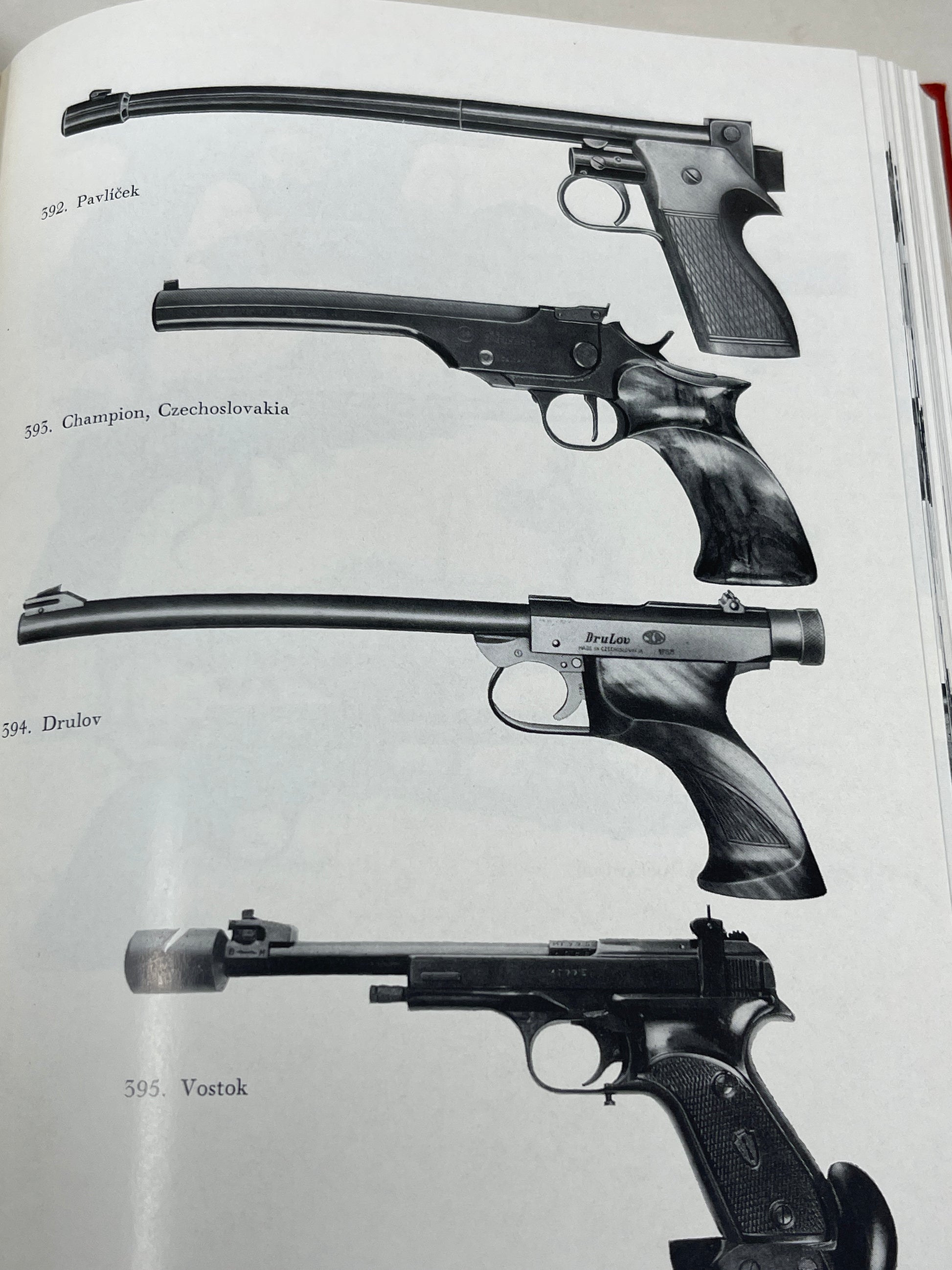 Firearms past and present. A complete review of firearm systems and their histories. Vol. 2: illustrated Hardcover – 1 Jan. 1973