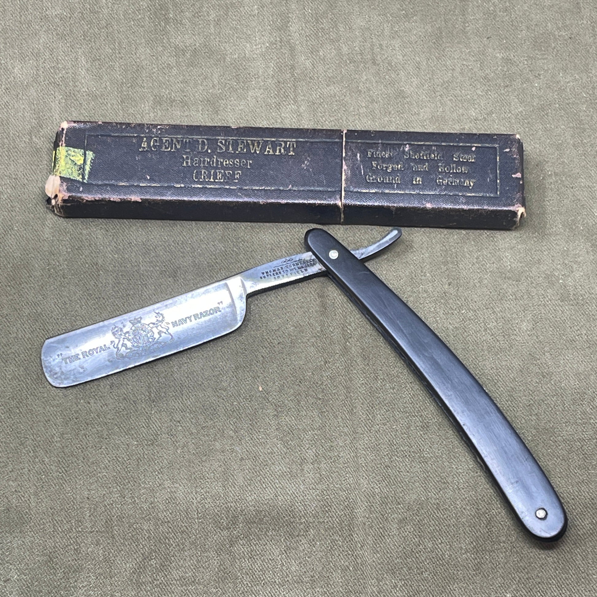 Military Vintage  "The Royal Navy Razor" by  Thomas Turner Cuttlers To His Majesty Sheffield 