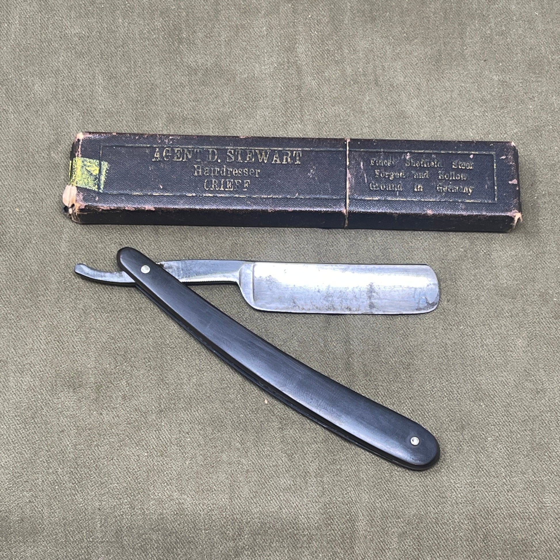 Military Vintage  "The Royal Navy Razor" by  Thomas Turner Cuttlers To His Majesty Sheffield 