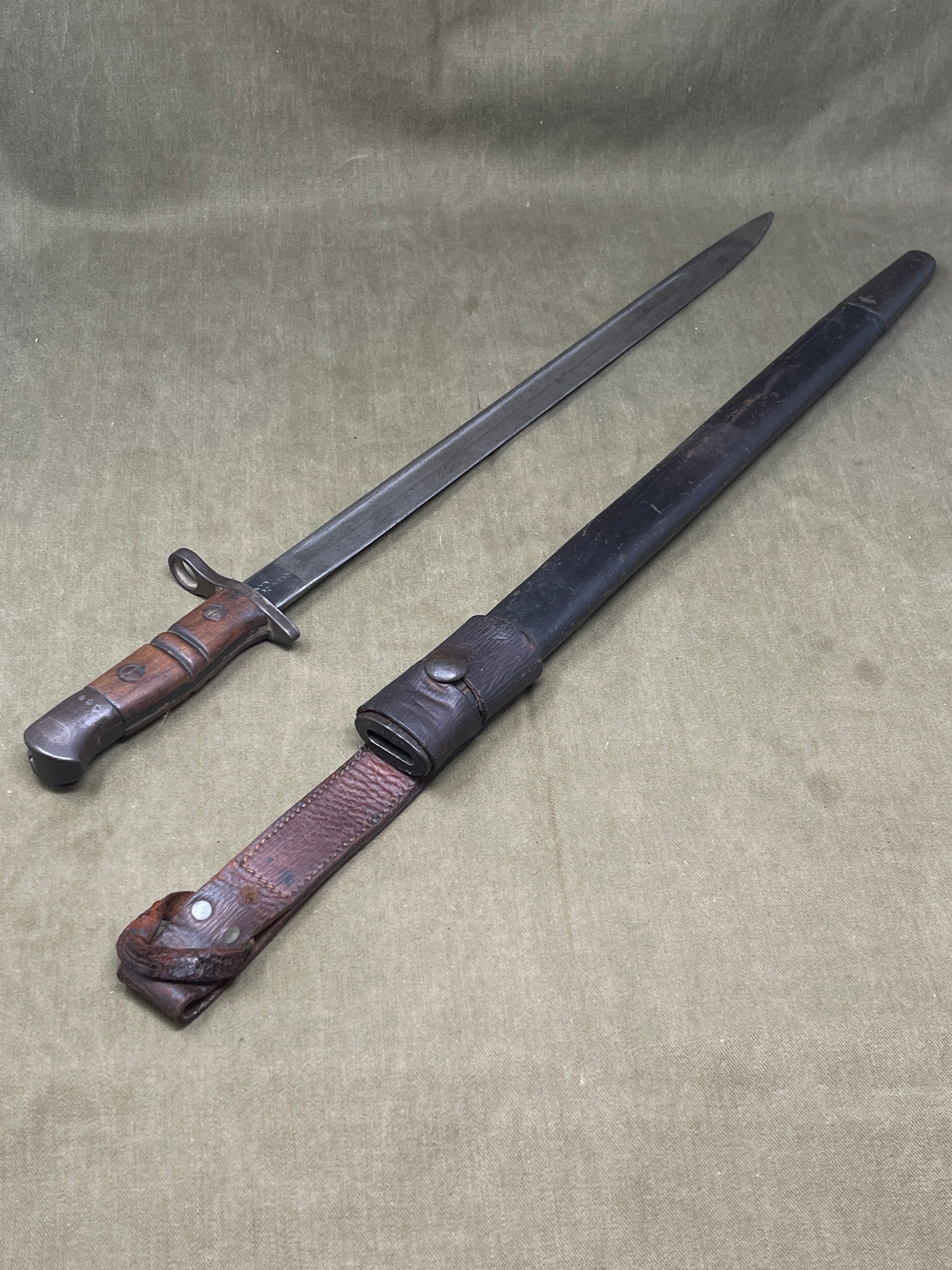 Original U.S. Army P14 M1913 Sword Bayonet – Remington January  1916 – Excellent Condition with LeatherFrog