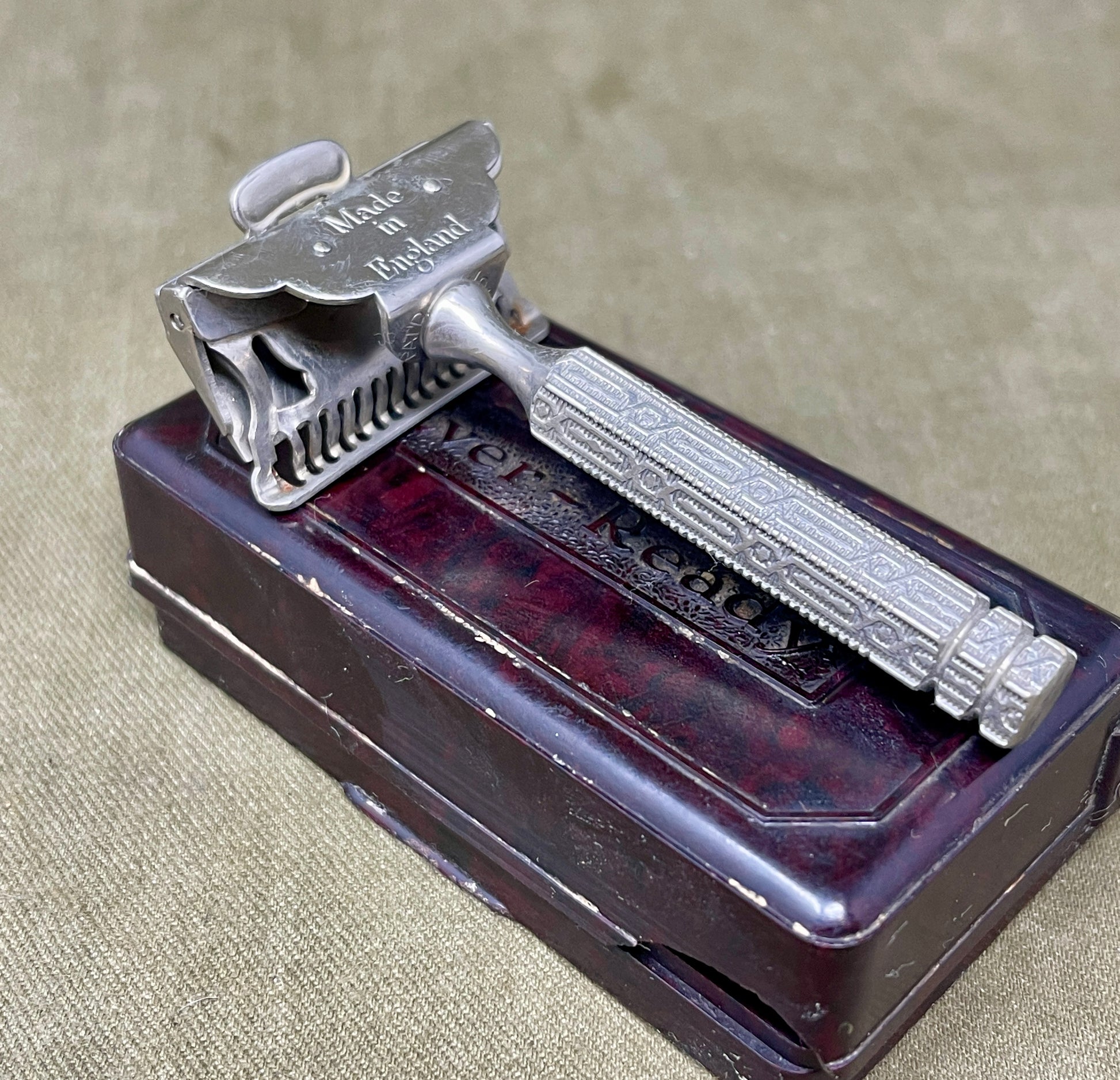 Cased Ever Ready 1912 Patent Safety Razor – Made in England, Excellent Working Order