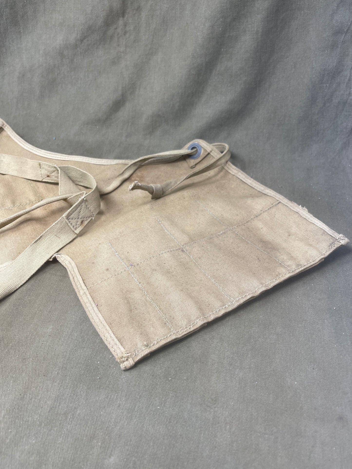 US Army Air Force corps AAF WW2 Mechanics Apron Type B-2 Spec 3136 Khaki Canvas