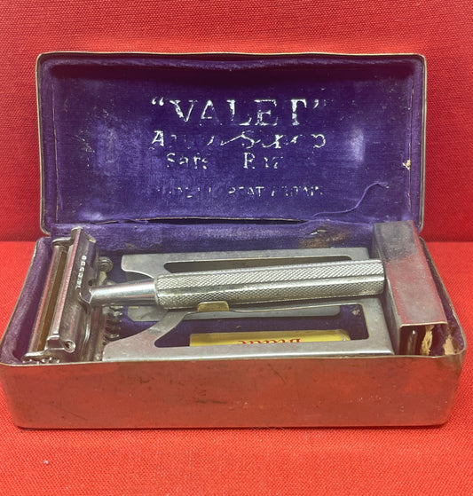 Vintage Valet Auto-Strop Razor with blades