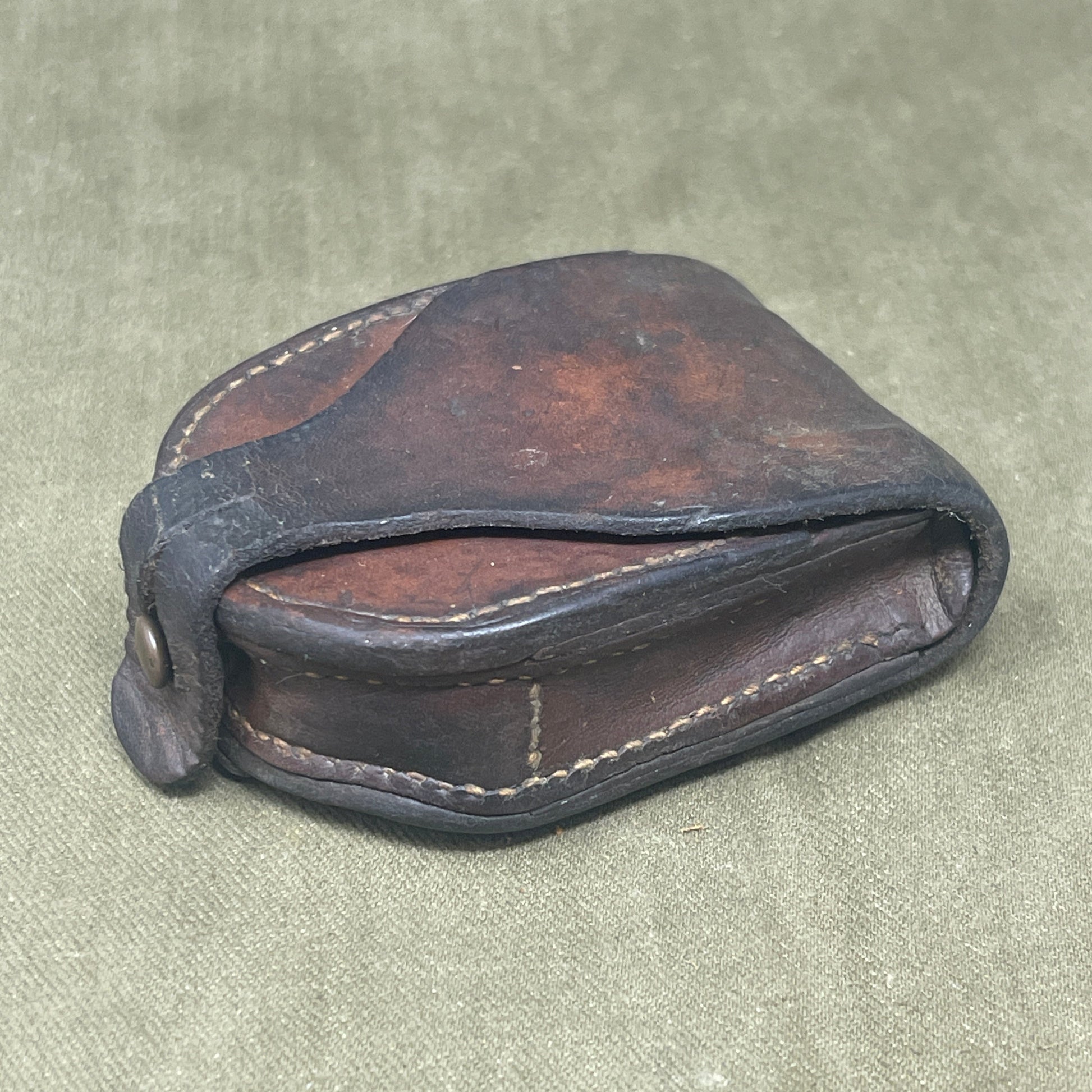 Authentic 1916 British WWI military compass by Cruchon & Emons, London. Excellent condition with original leather case. A rare and collectible Great War navigation instrument.