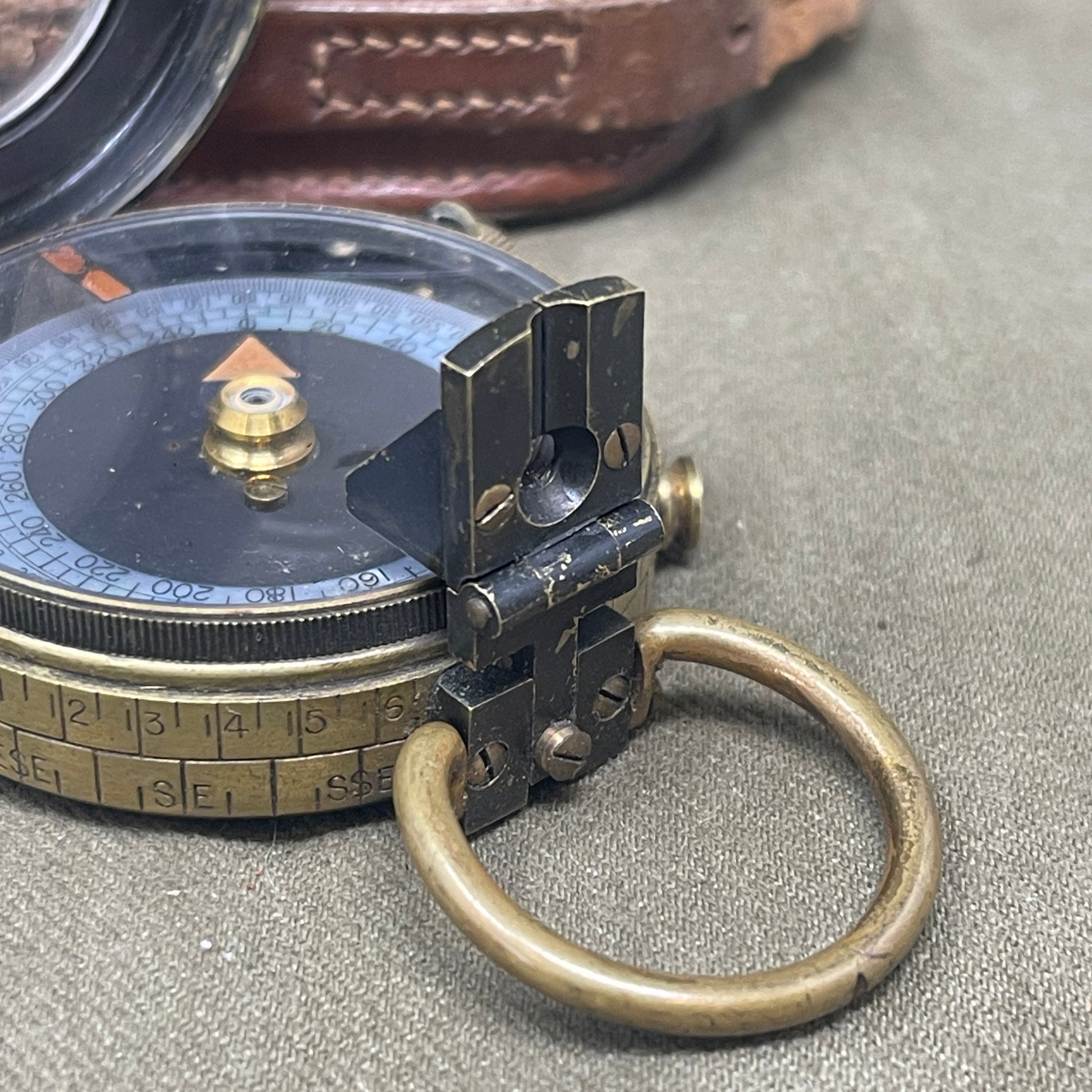 WWI British Verner’s Patent Marching Compass – 1918 F-L  No. 128290