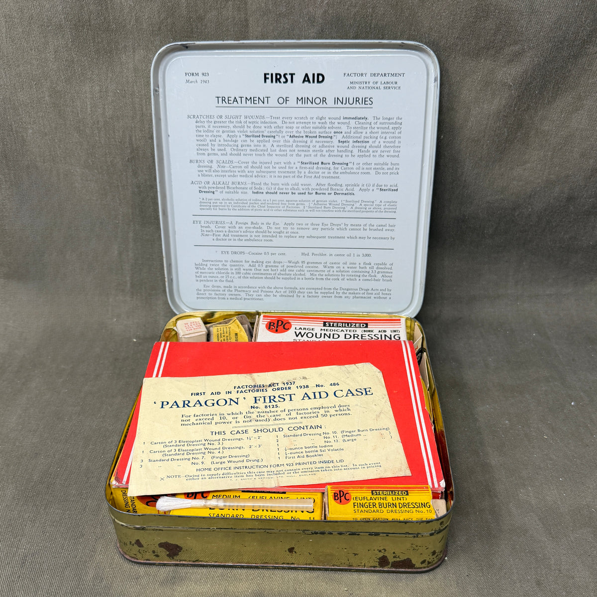 WWII British Paragon First Aid Kit – Complete & Excellent Condition