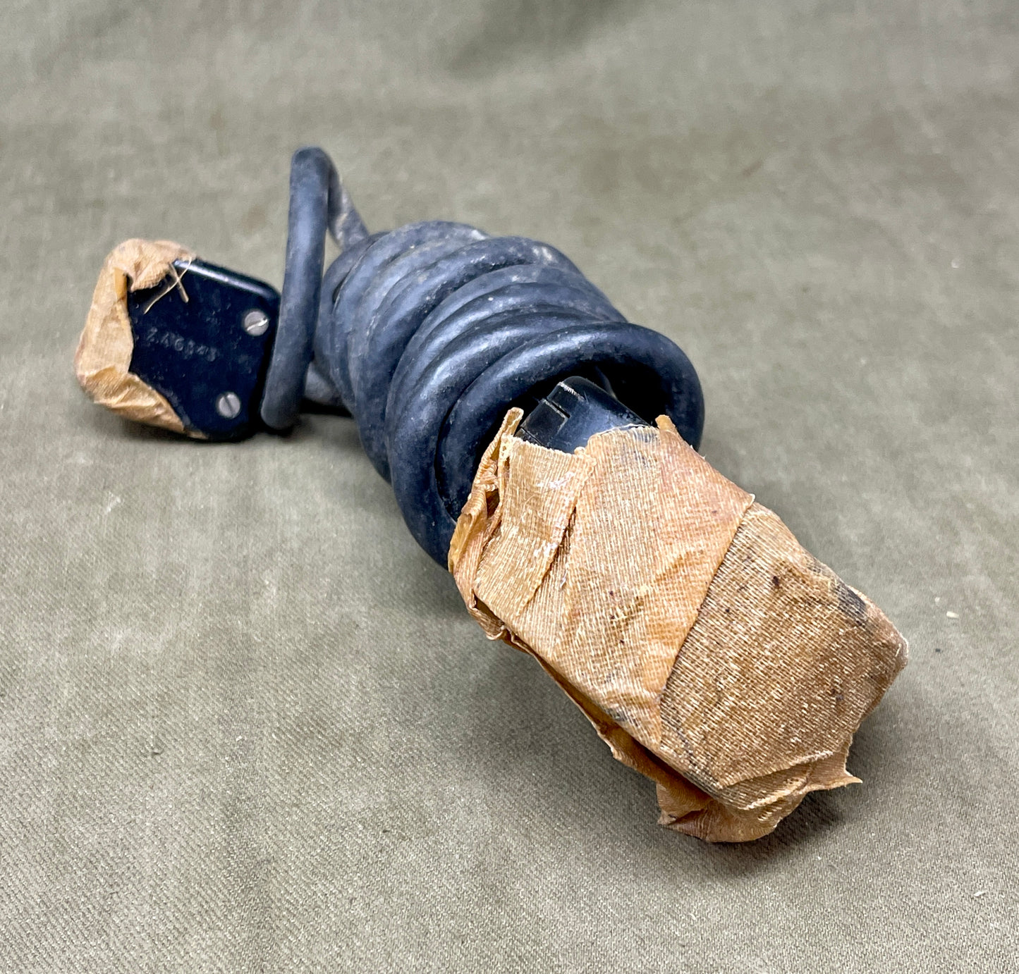Original WWII Microphone Hand No. 16A for Wireless Sets 19 & 22. Excellent condition with original packing. Rare collector’s item