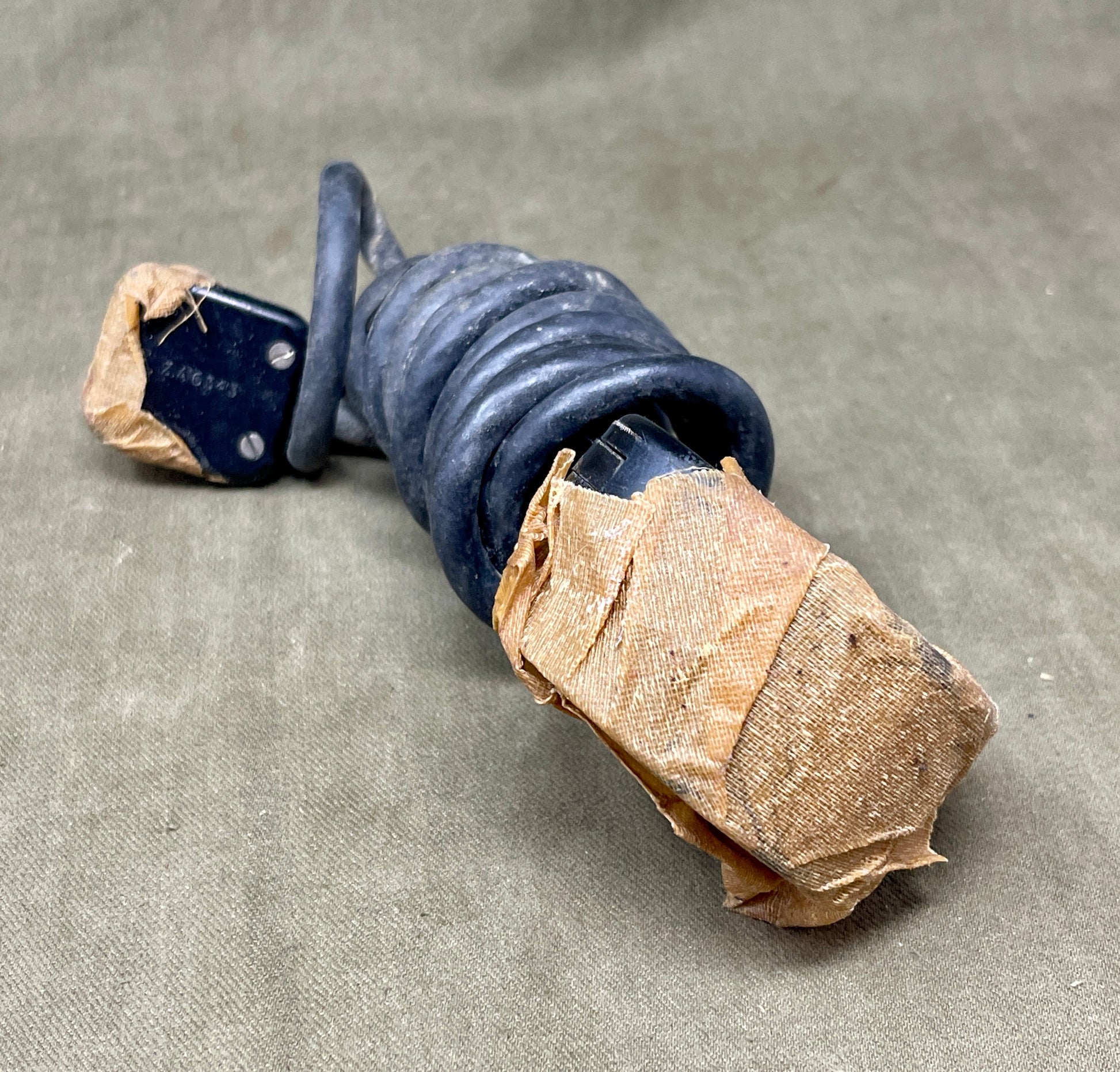 Original WWII Microphone Hand No. 16A for Wireless Sets 19 & 22. Excellent condition with original packing. Rare collector’s item